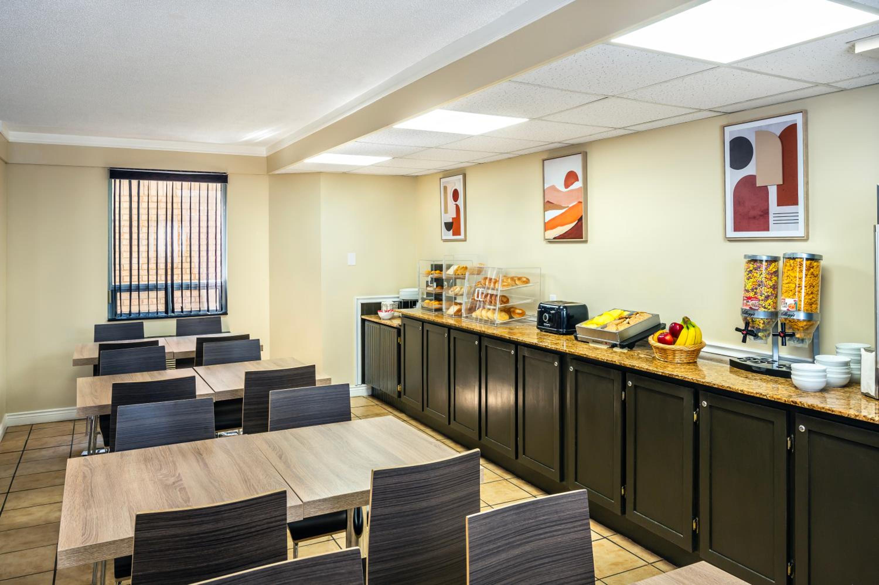 Brockville Vacations - Brockville Inn and Suites - Property Image 15