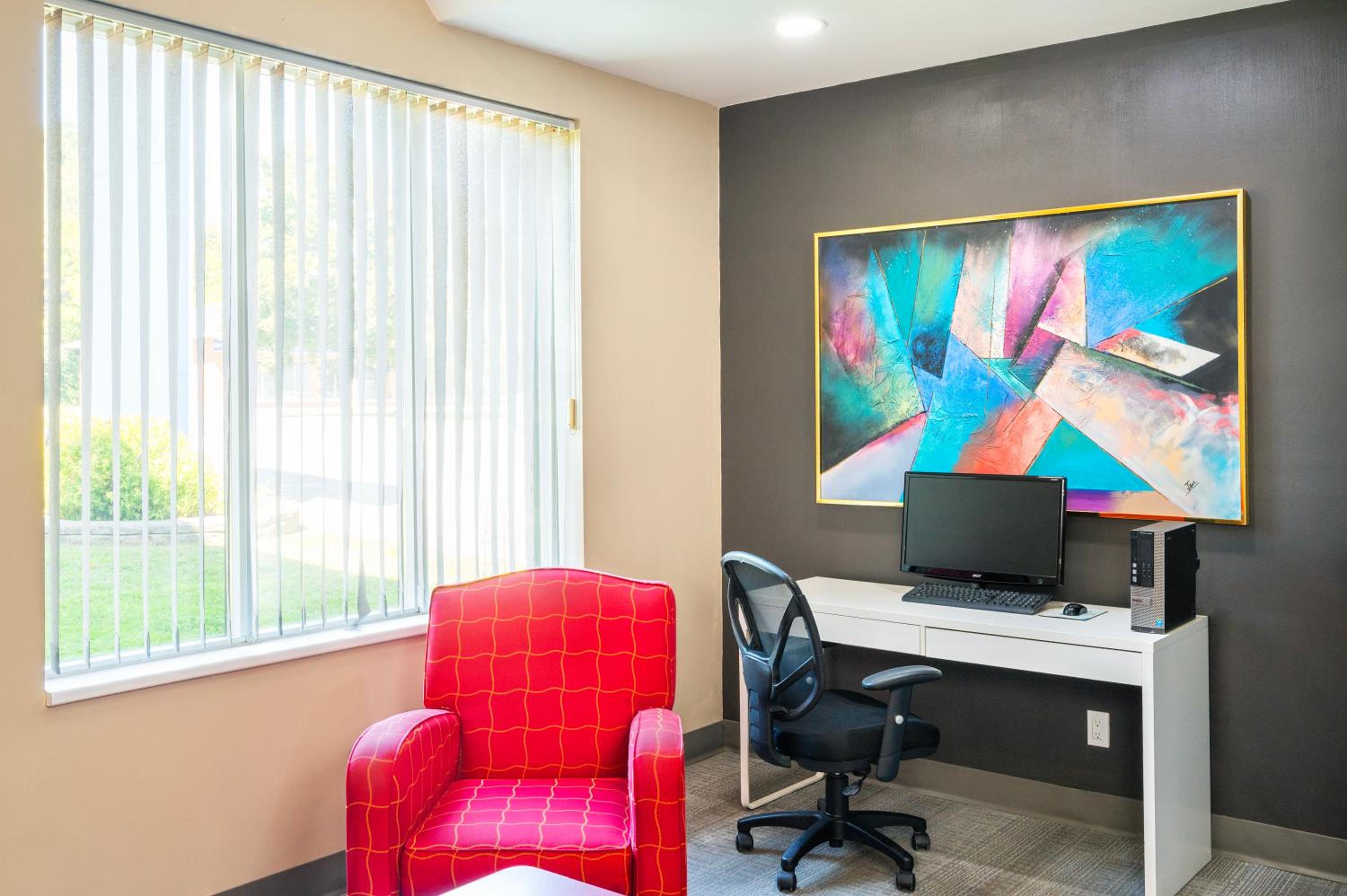 Brockville Vacations - Brockville Inn and Suites - Property Image 2