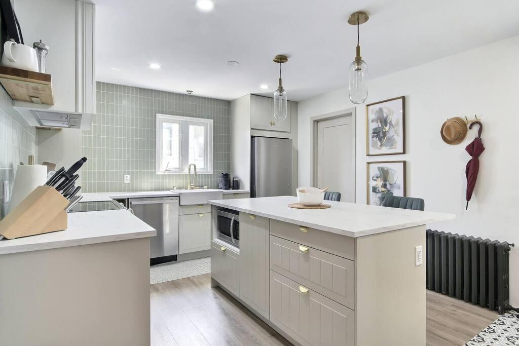 Levis Vacations - Appartement design et bien equipee 3 chambres - Property Image 1