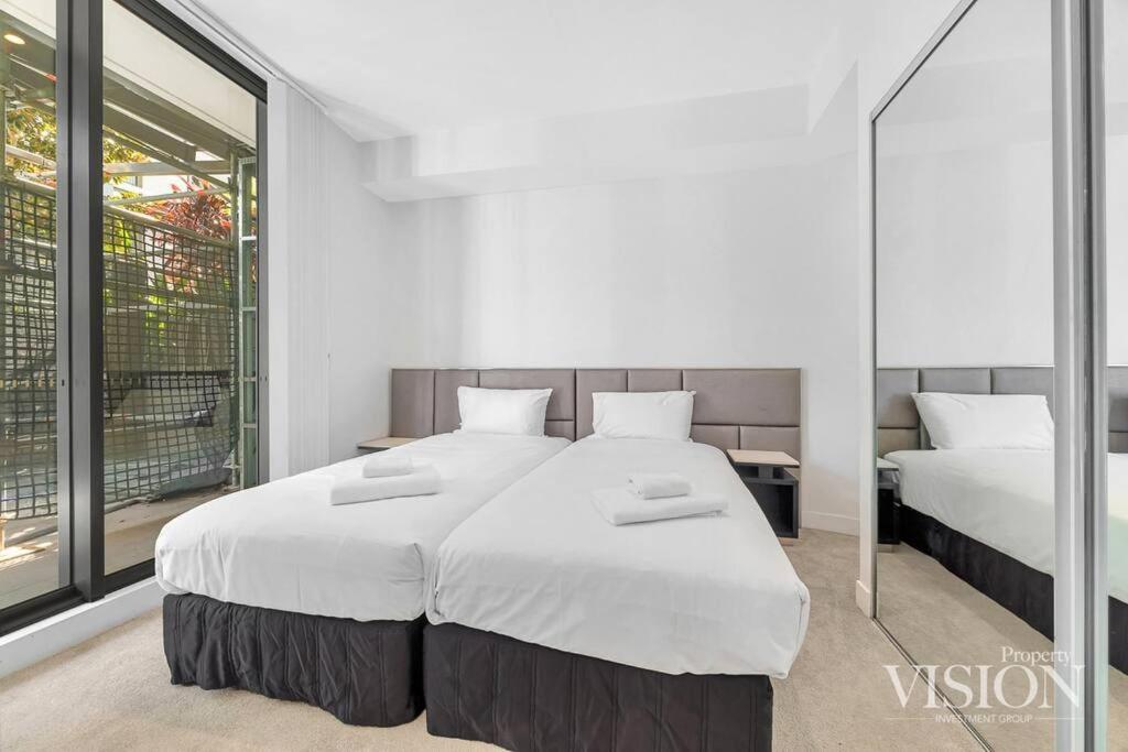 Modern 2 Bedroom Apartment next to North Ryde Metro