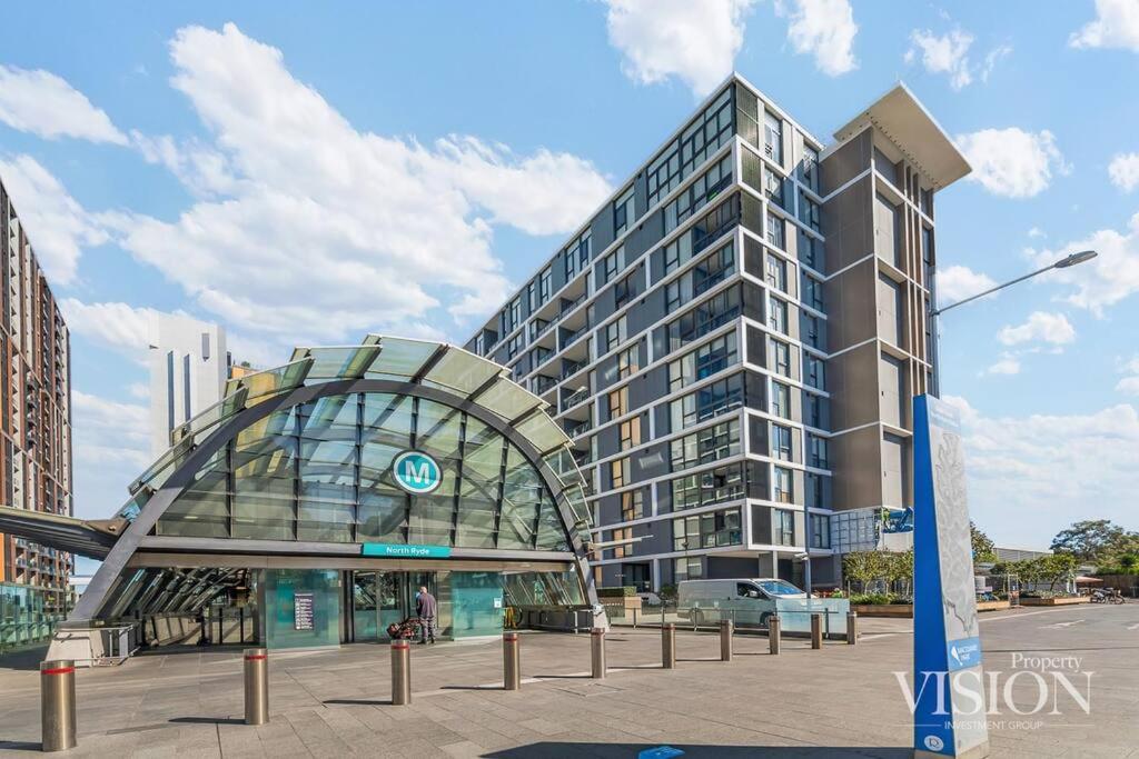 Modern 2 Bedroom Apartment next to North Ryde Metro