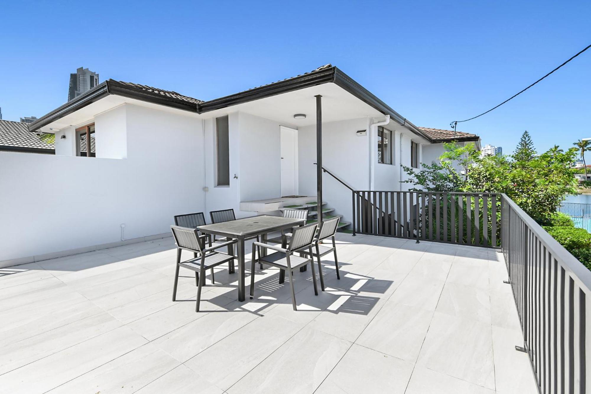 Riverside 3Bedroom Sunny House in Surfers Paradise