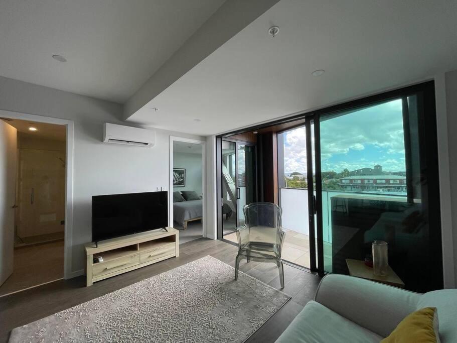 No 1 Location in Mt Eden! view 5