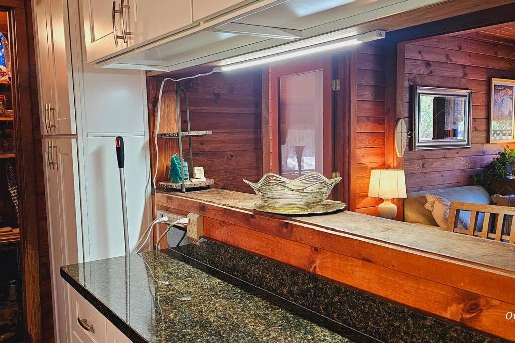 Retreat to Stella Maris Soul Spa by the Russian River view 4