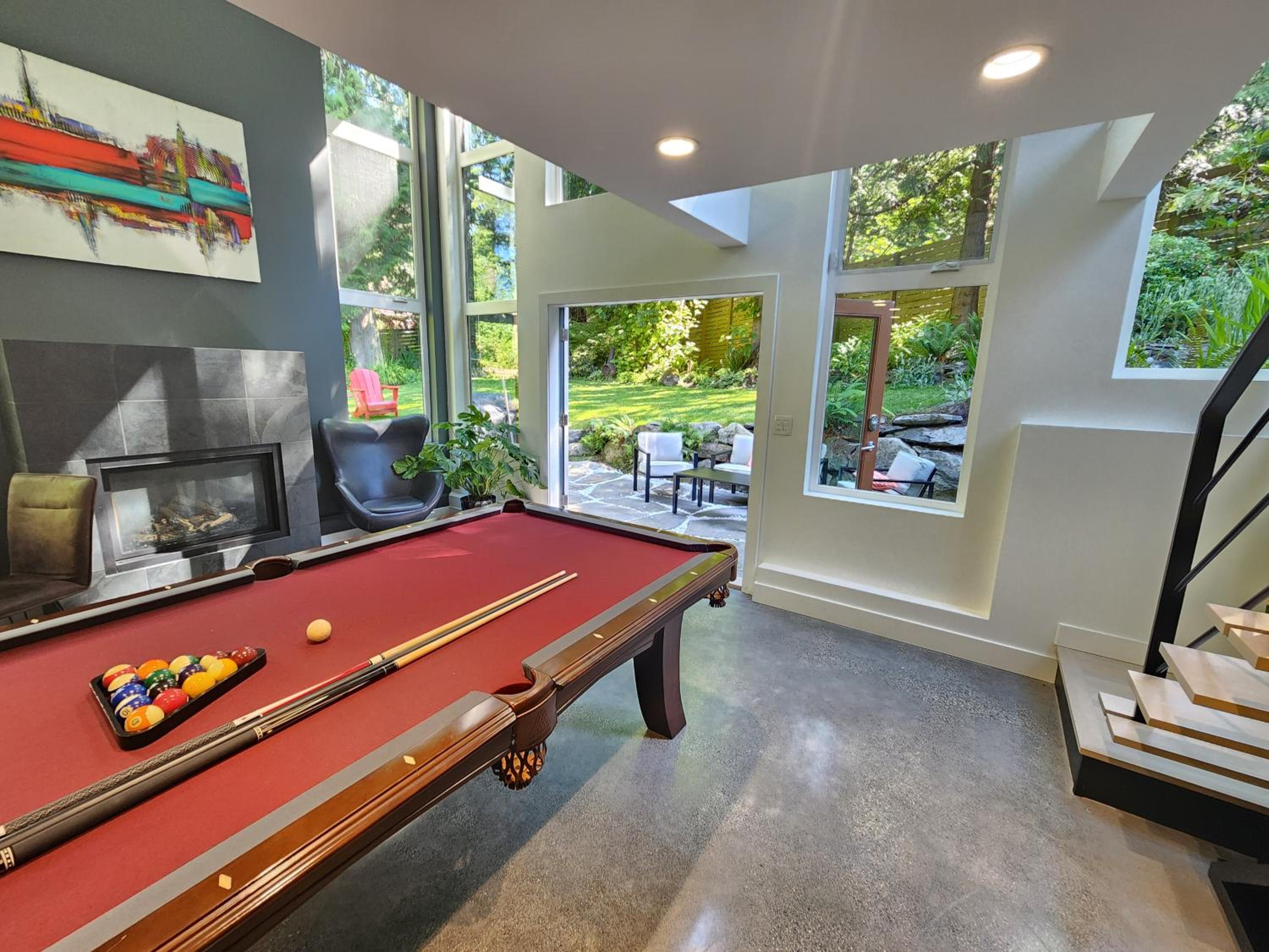 2BD Guest Suite Sleeps 6 Near Downtown & Beach