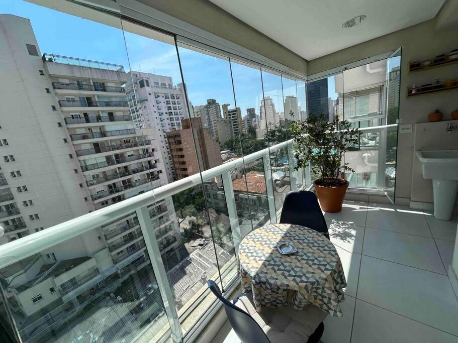 AU97 Rua Augusta com Vista Urbana nas Alturas