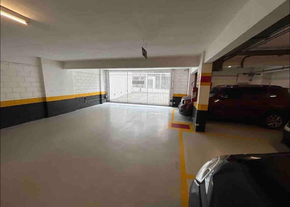 AU97 Rua Augusta com Vista Urbana nas Alturas
