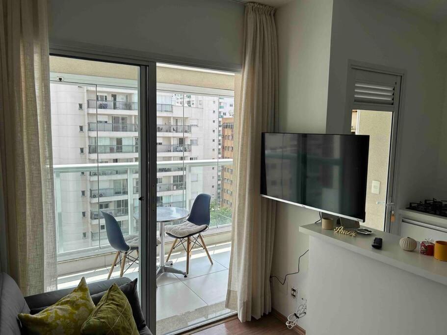 AU97 Rua Augusta com Vista Urbana nas Alturas