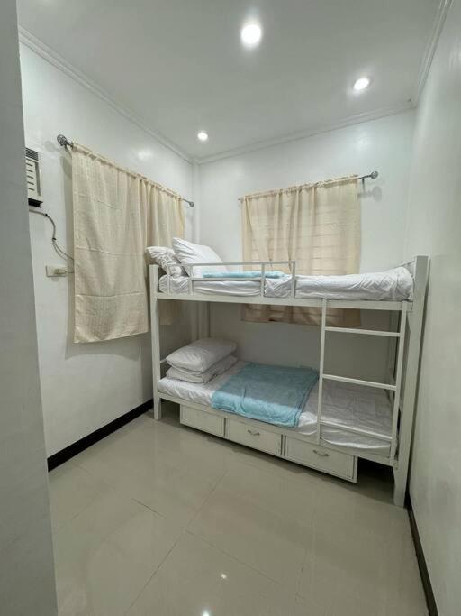 3Bed&Bath family friendly house view 4