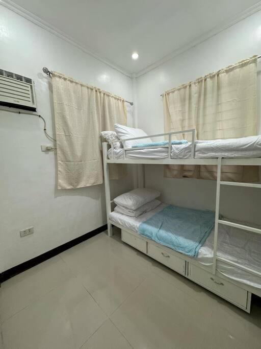 3Bed&Bath family friendly house view 5