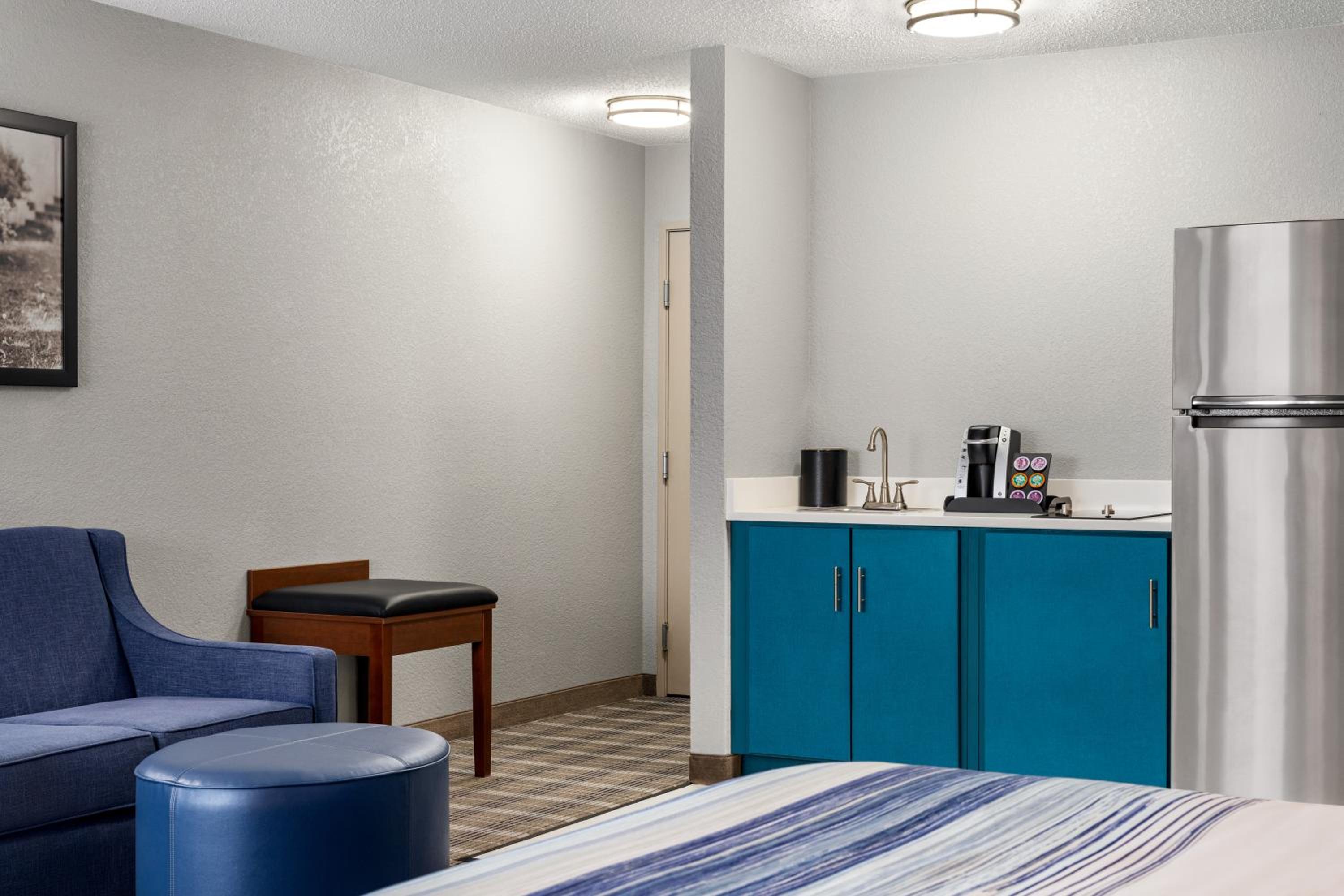 AmericInn by Wyndham Williamsburg