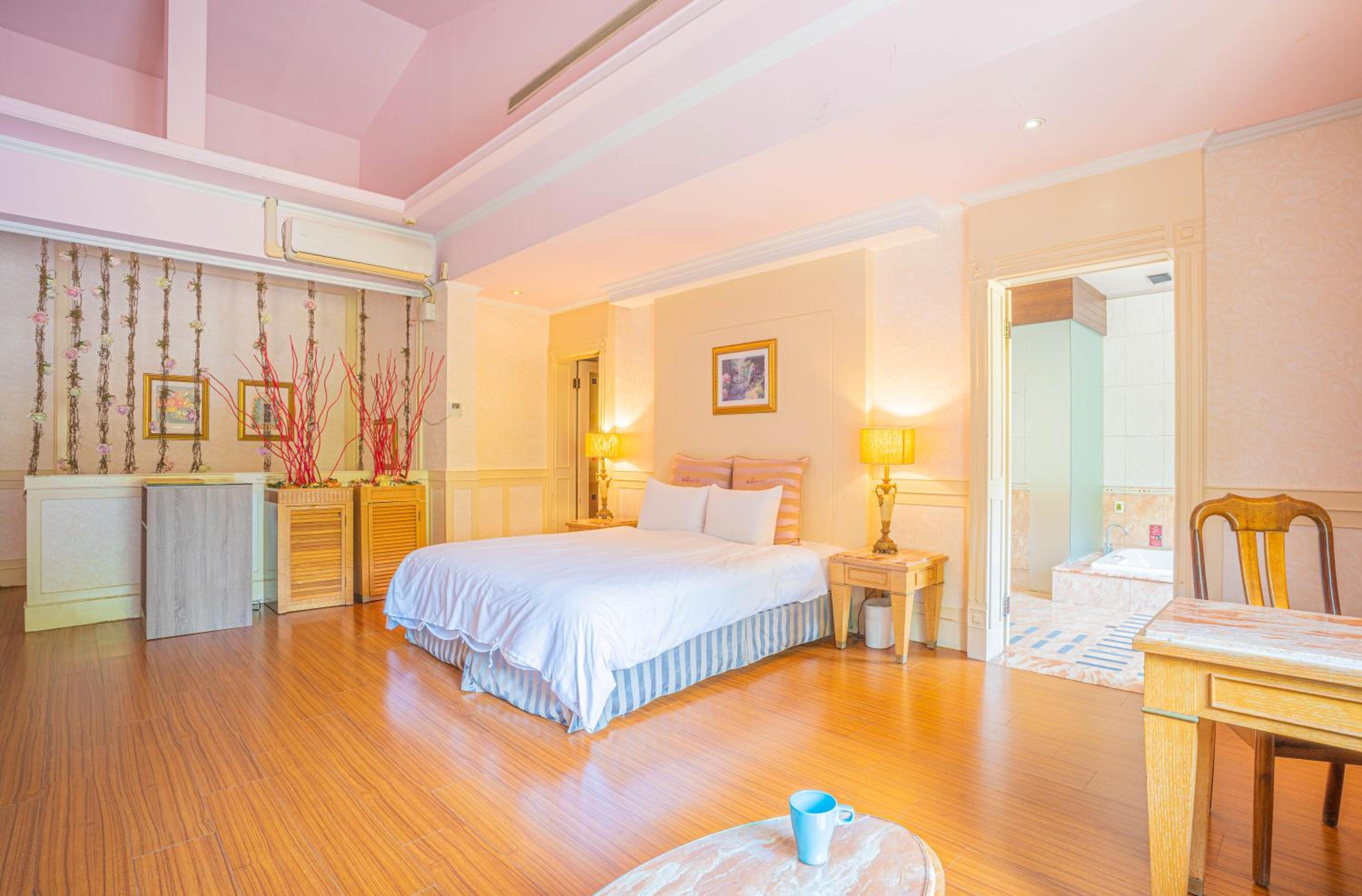 Regale Motel
