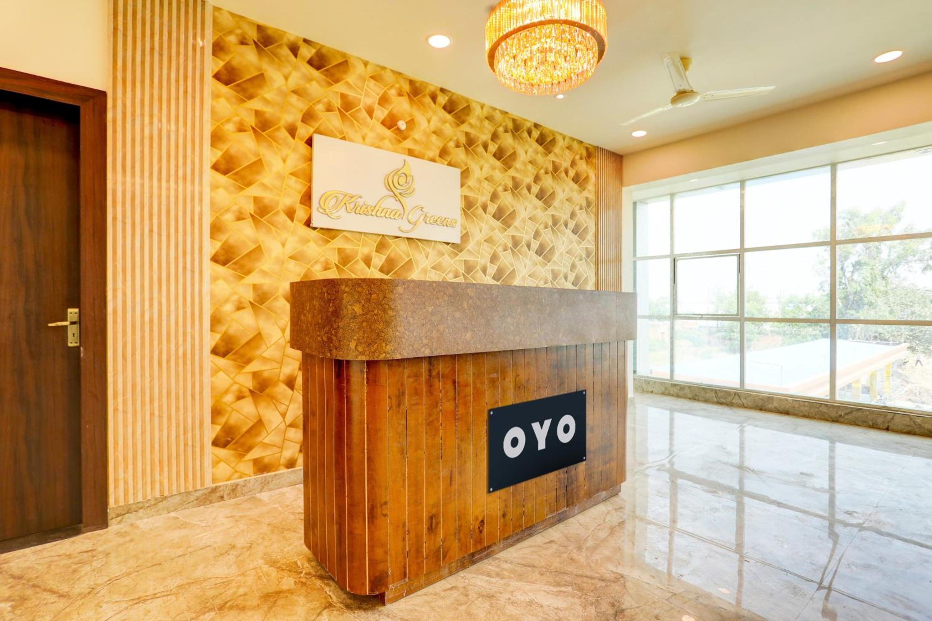 Lobby & Reception