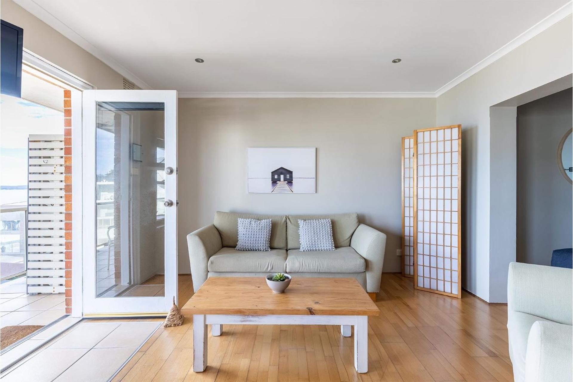 Blue Vista,9,13 Victoria Parade - Studio with stunning water views and air conditioning