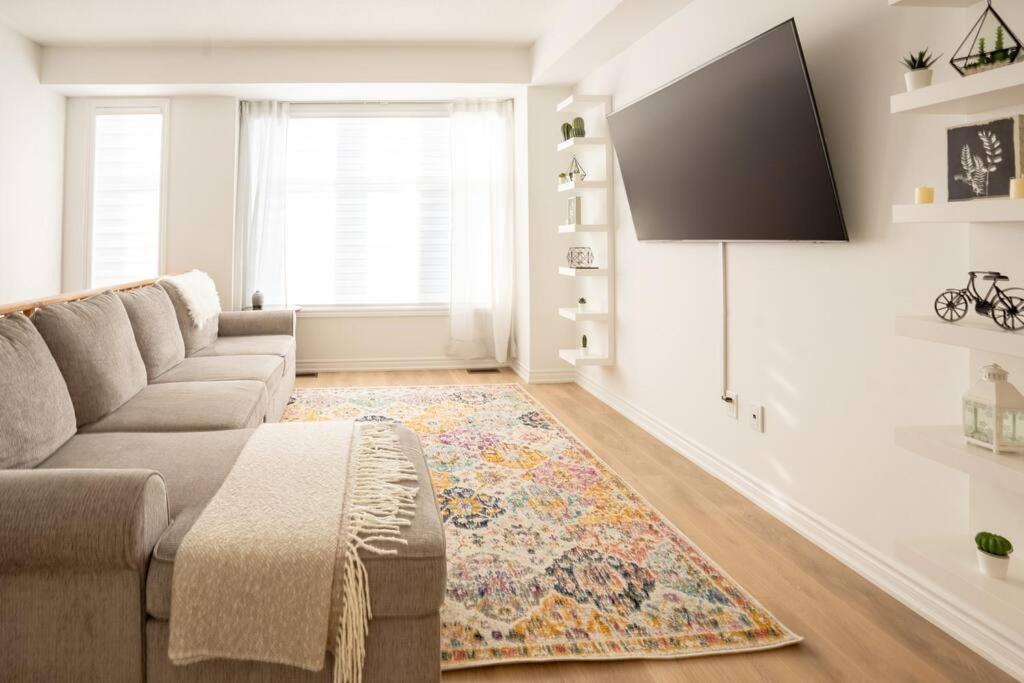 Brand New Cozy, Modern, & Instaworthy House!