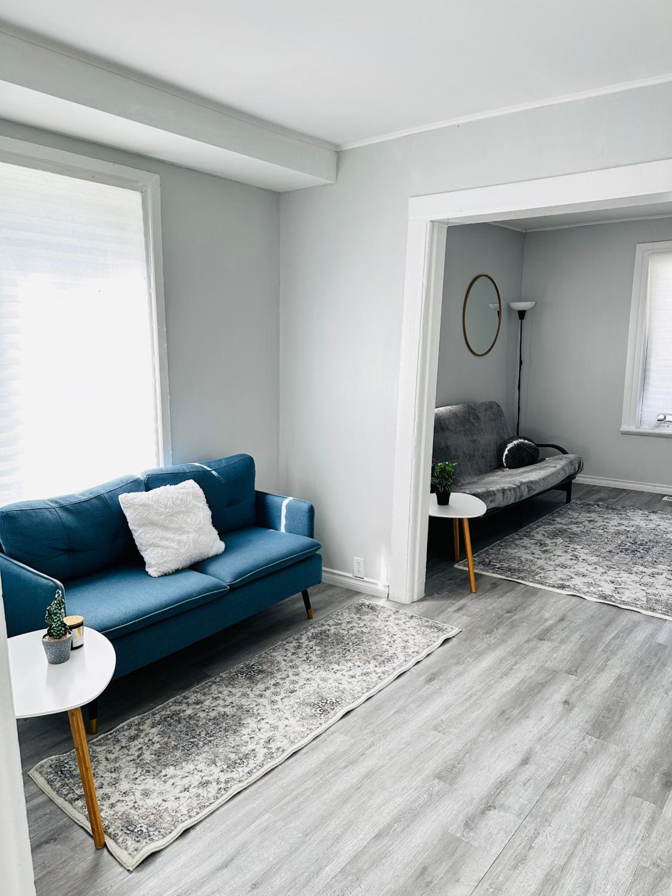 Cozy 2BR House Near Centre with Patio, BBQ, Backyard, and Netflix