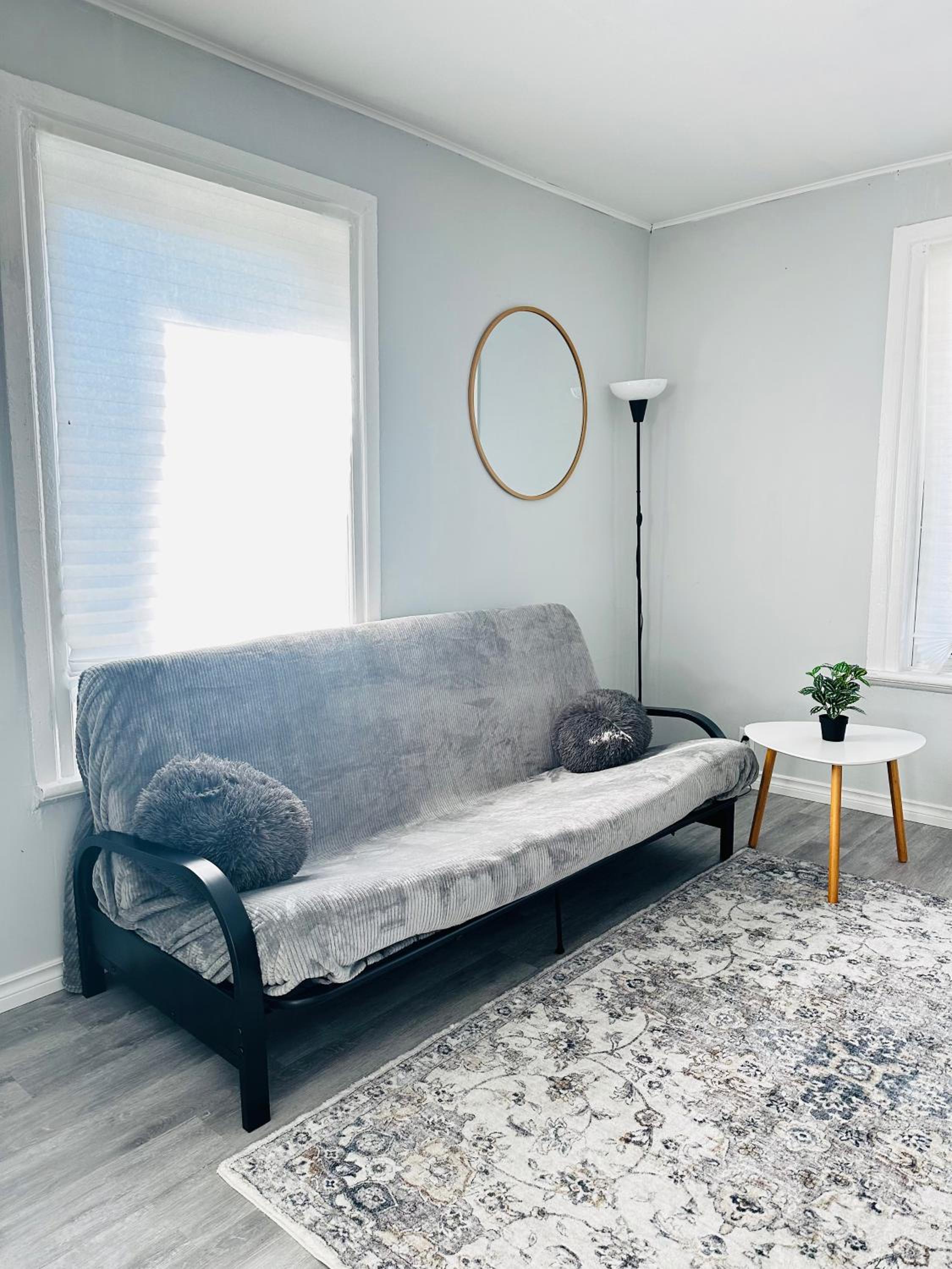Cozy 2BR House Near Centre with Patio, BBQ, Backyard, and Netflix