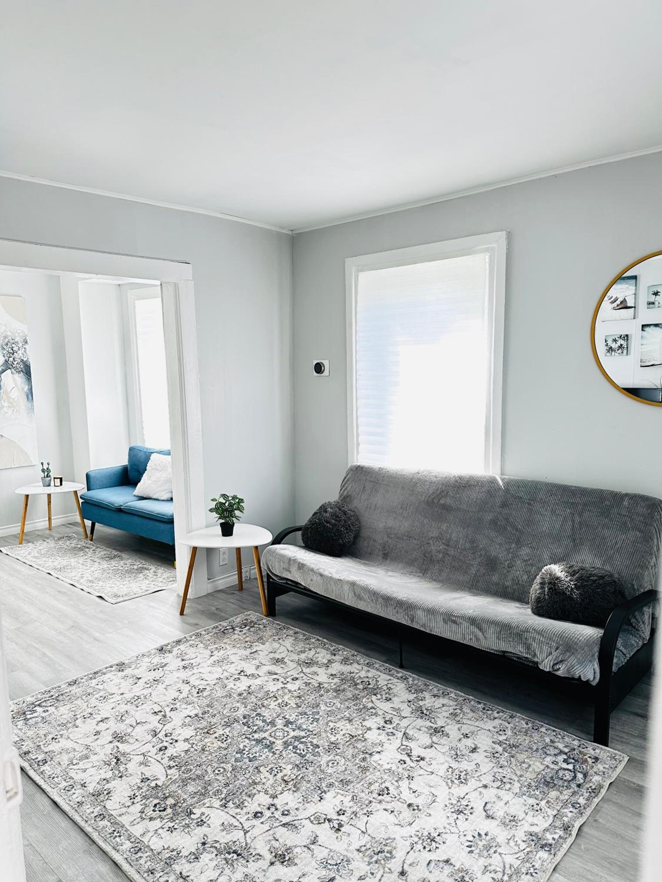 Cozy 2BR House Near Centre with Patio, BBQ, Backyard, and Netflix