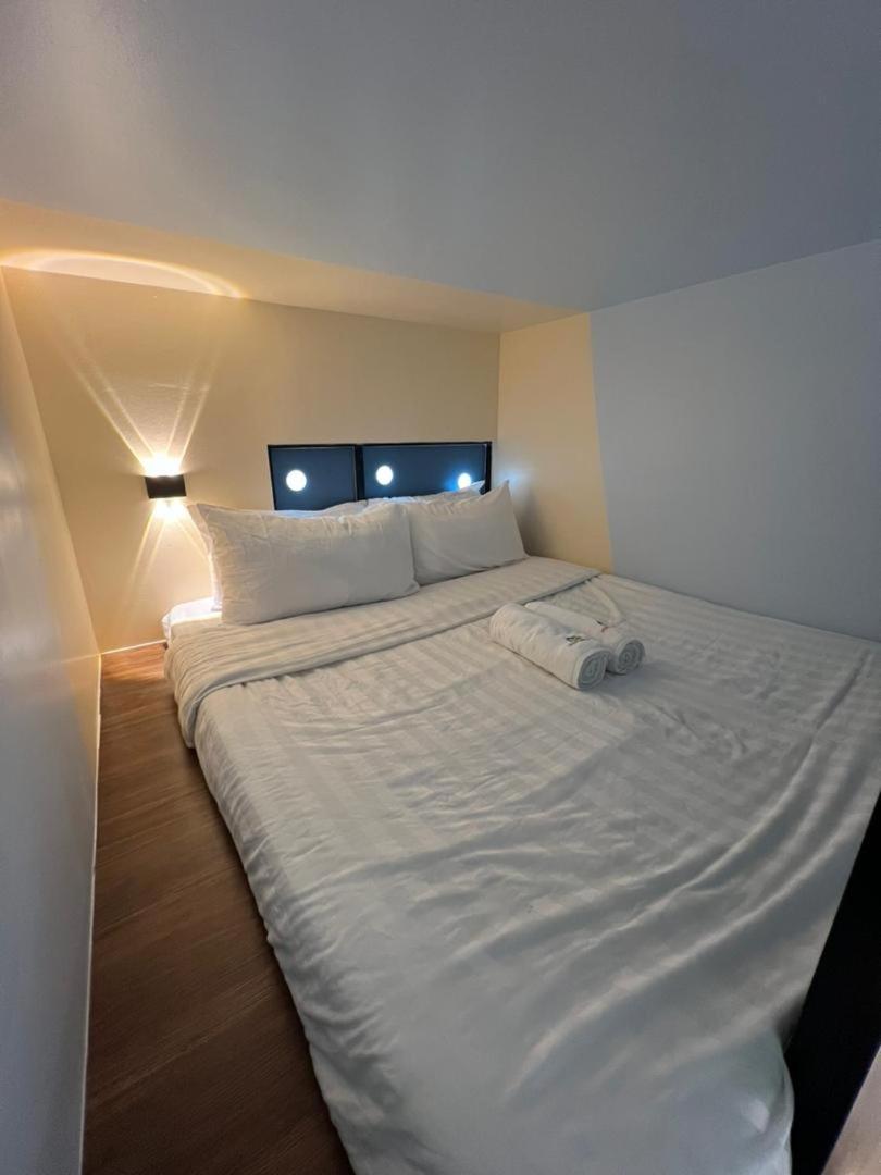 Cubic Botanical Suites Bangsar South by HomeBrickz