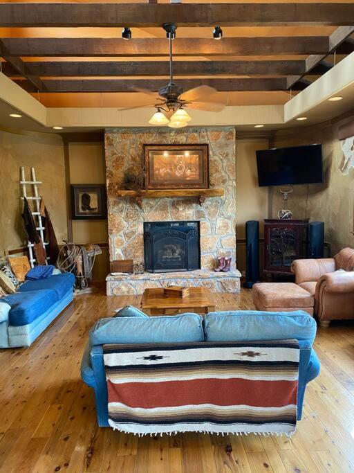 Private Ranch Near Fredericksburg Wineries with Pool view 3