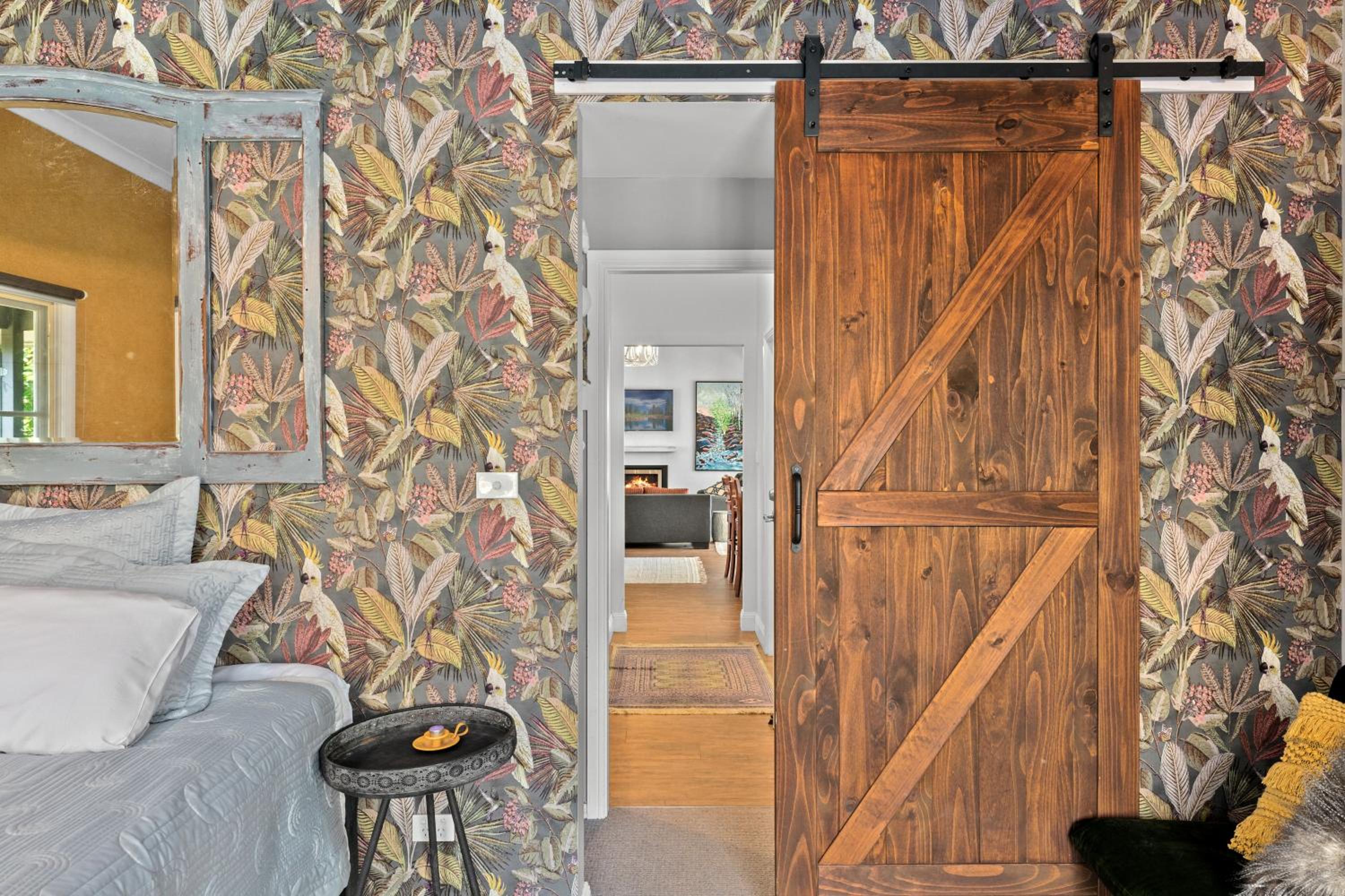 One Bedroom Cottage with Shared Pool