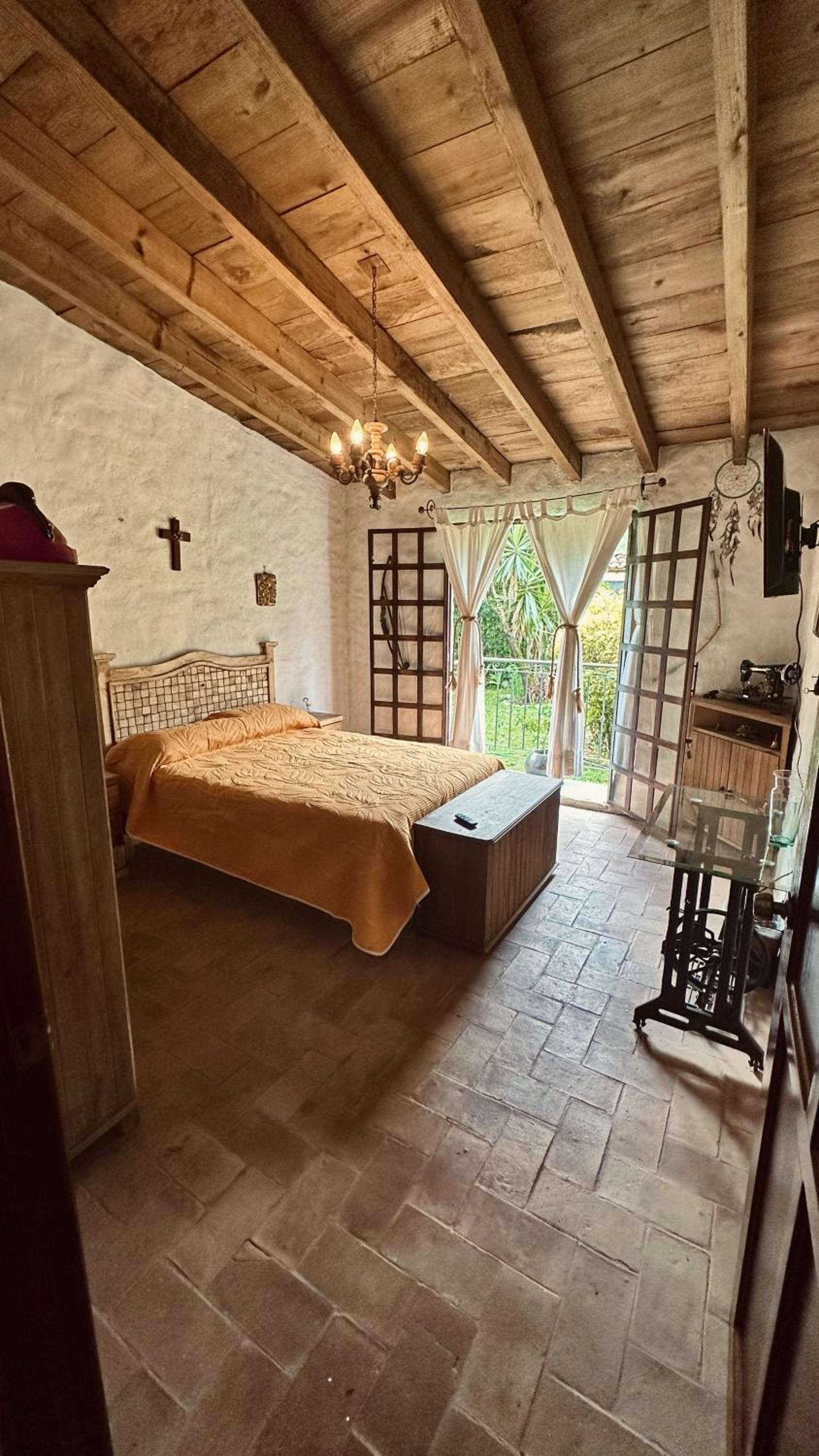 Cabaña con arroyo a orillas de Orizaba