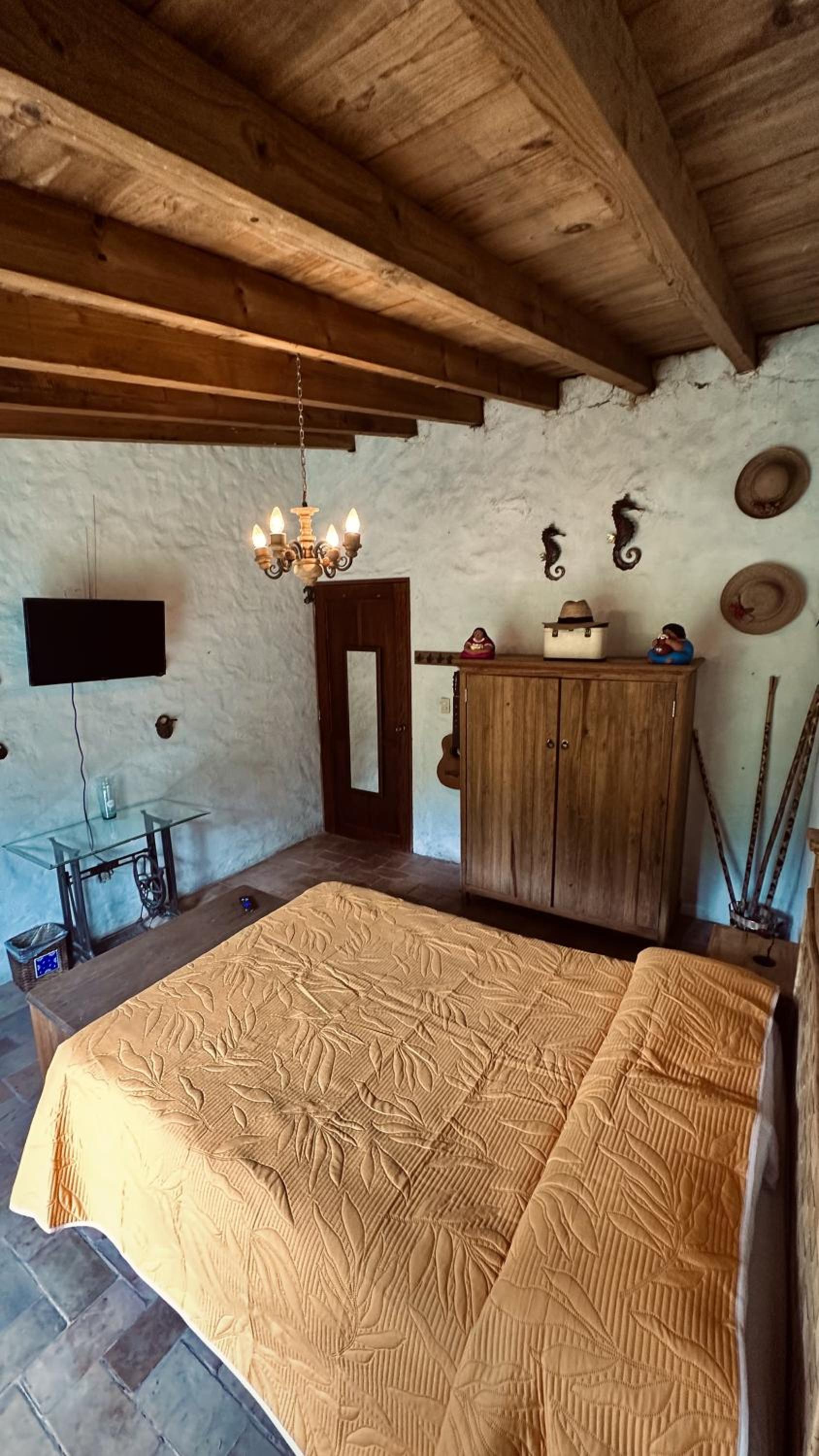 Cabaña con arroyo a orillas de Orizaba