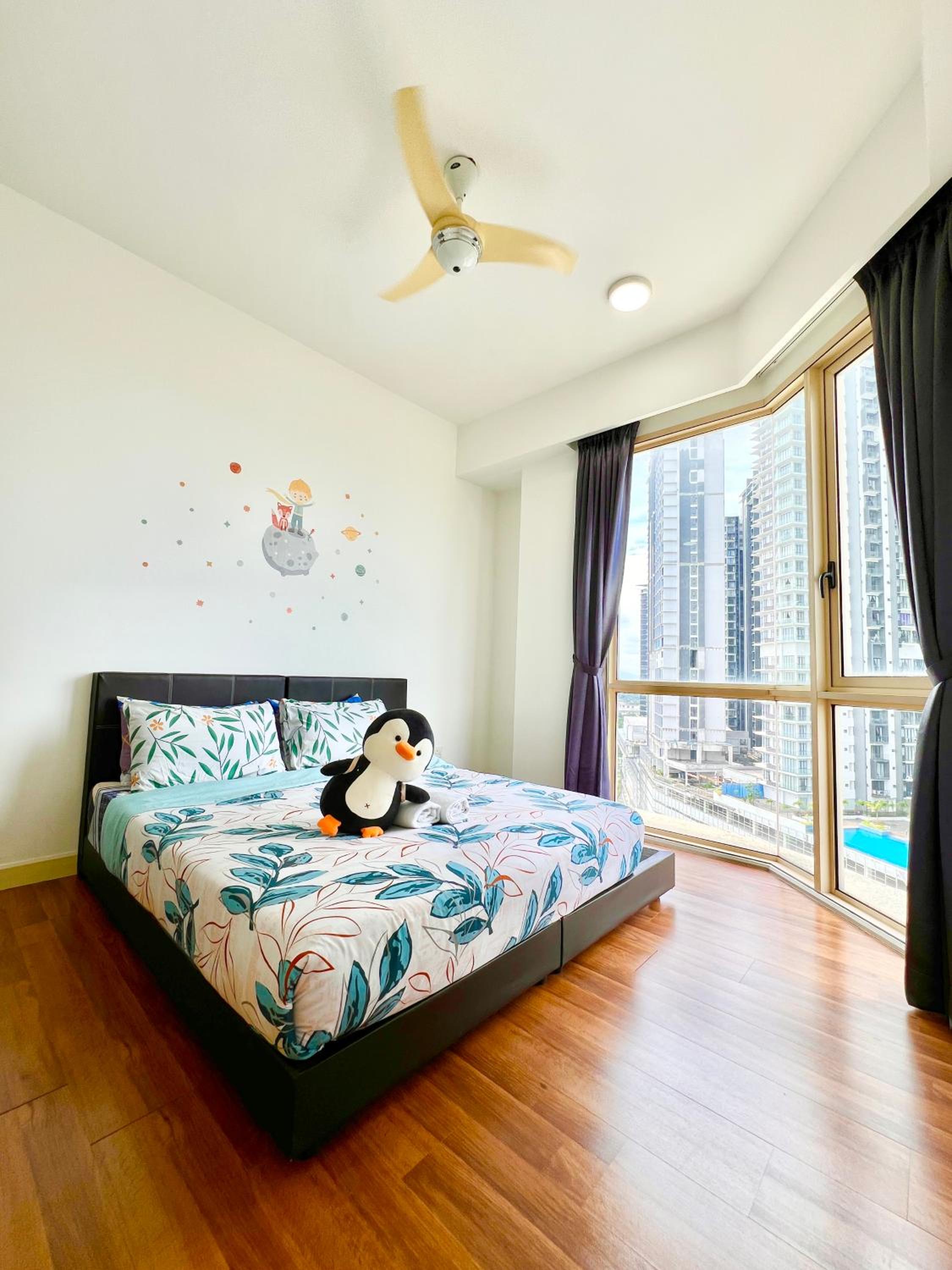 Legoland-4mins Walk-Spacious-Kids Friendly with Bathtub@ Happy Travel- AFINITY RESIDENCY photo 4