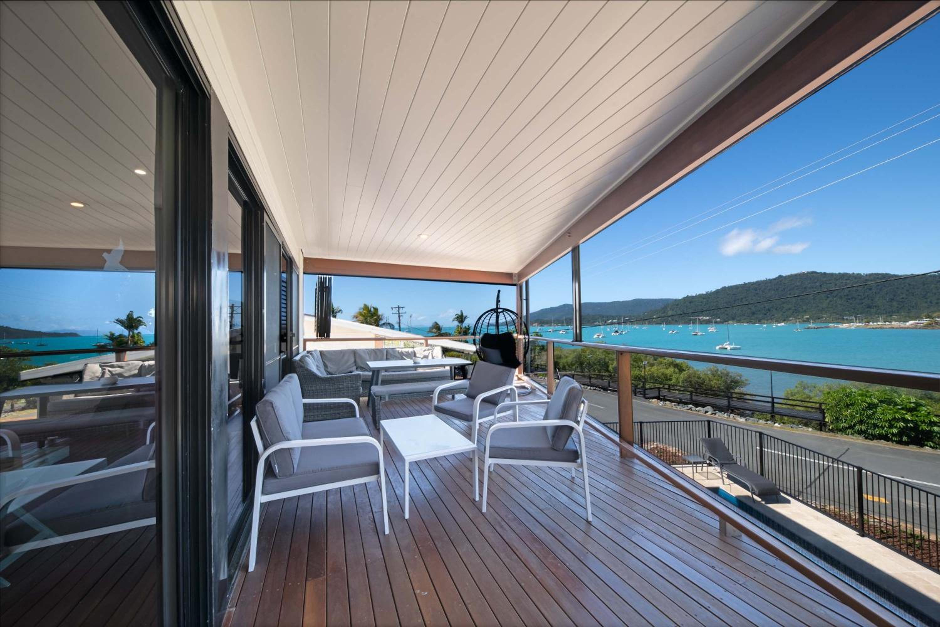 Day Dreaming - Mazlin House