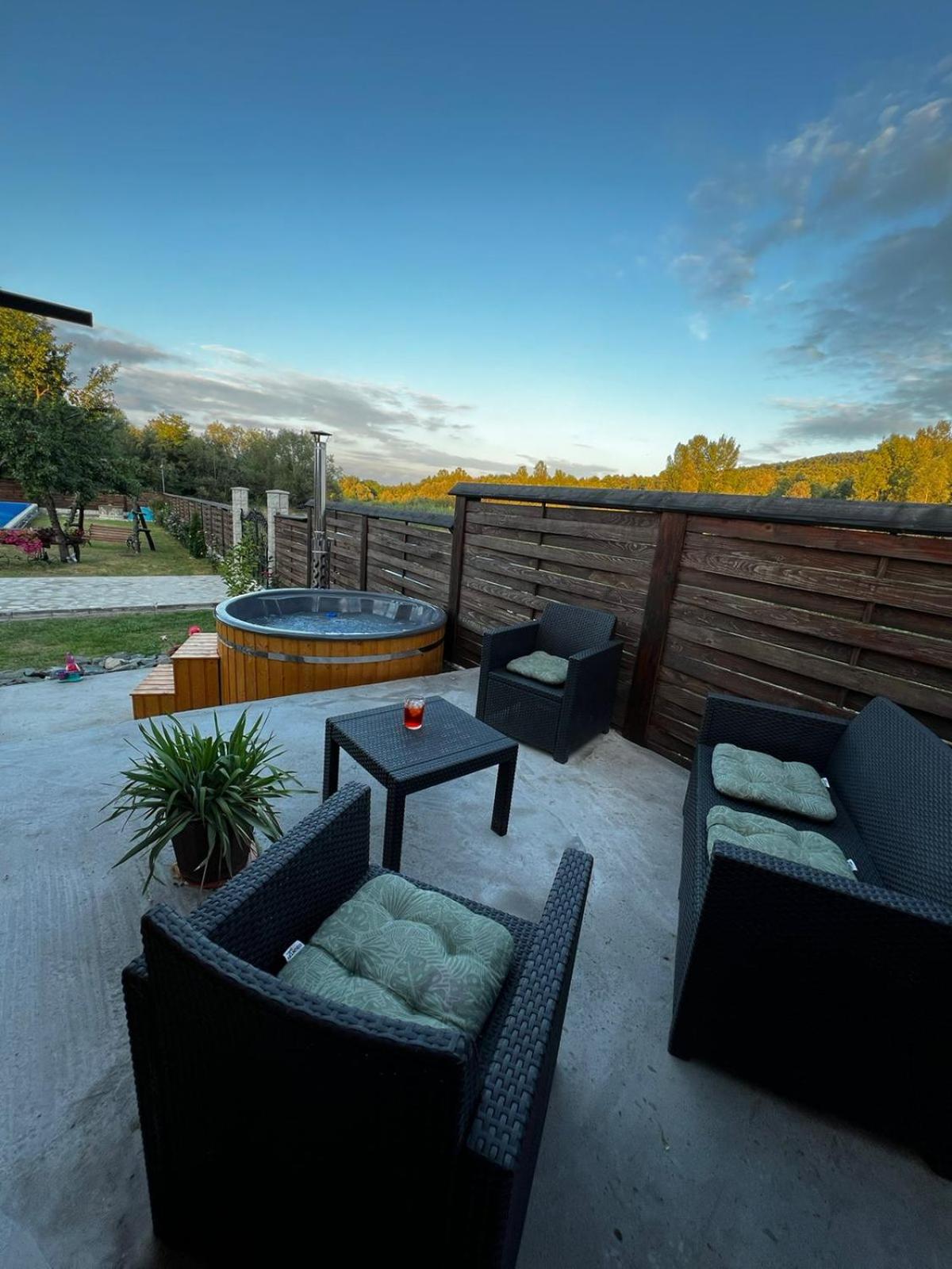 La ISARA view 4