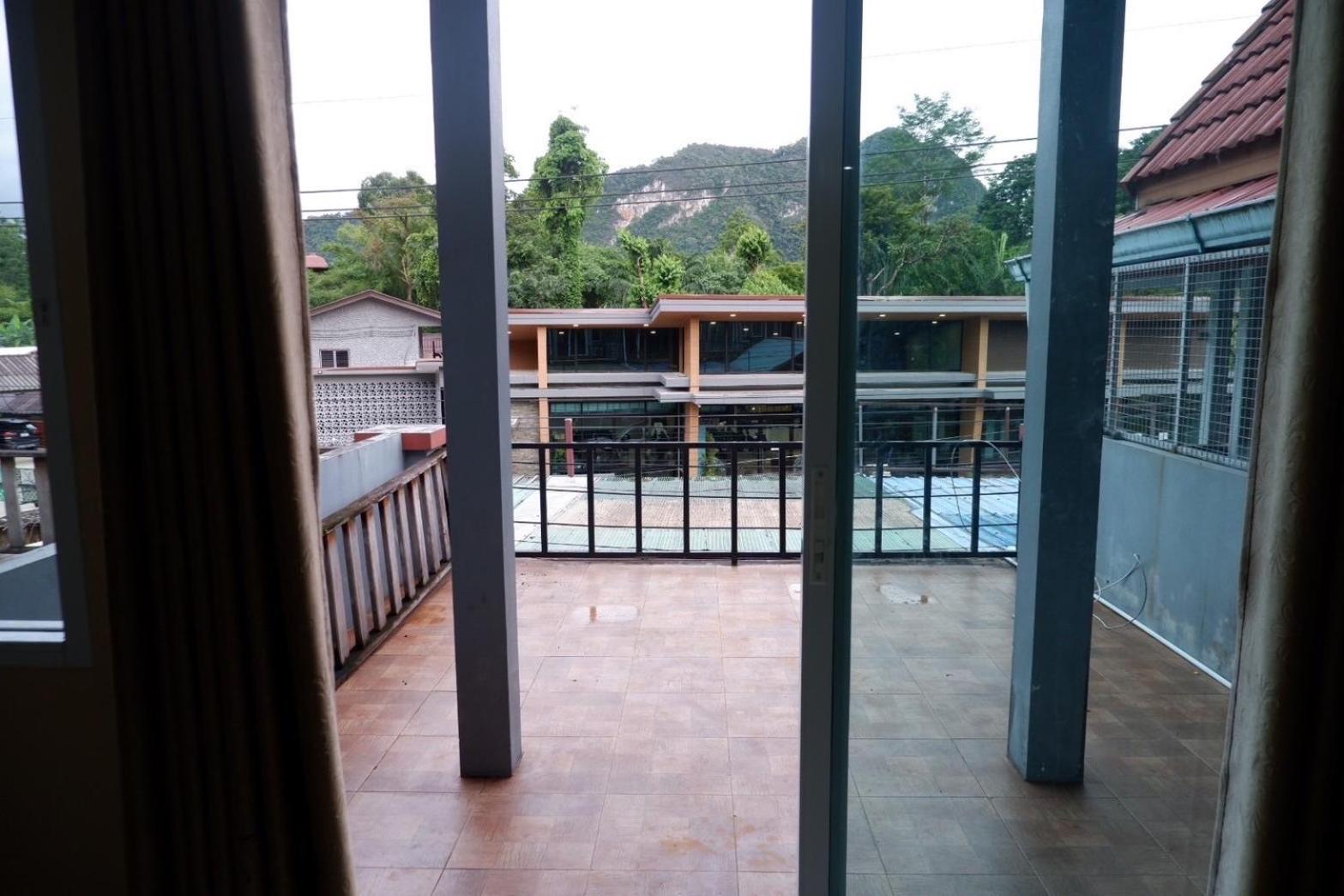 Khaosok city hostel