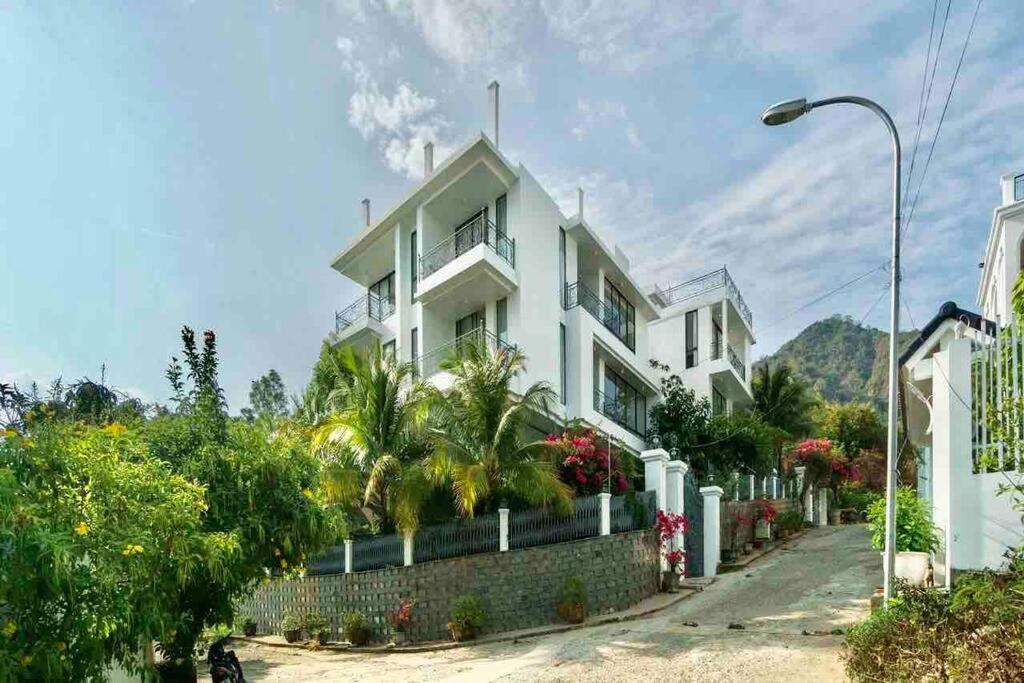 Holi Hilltop Villa