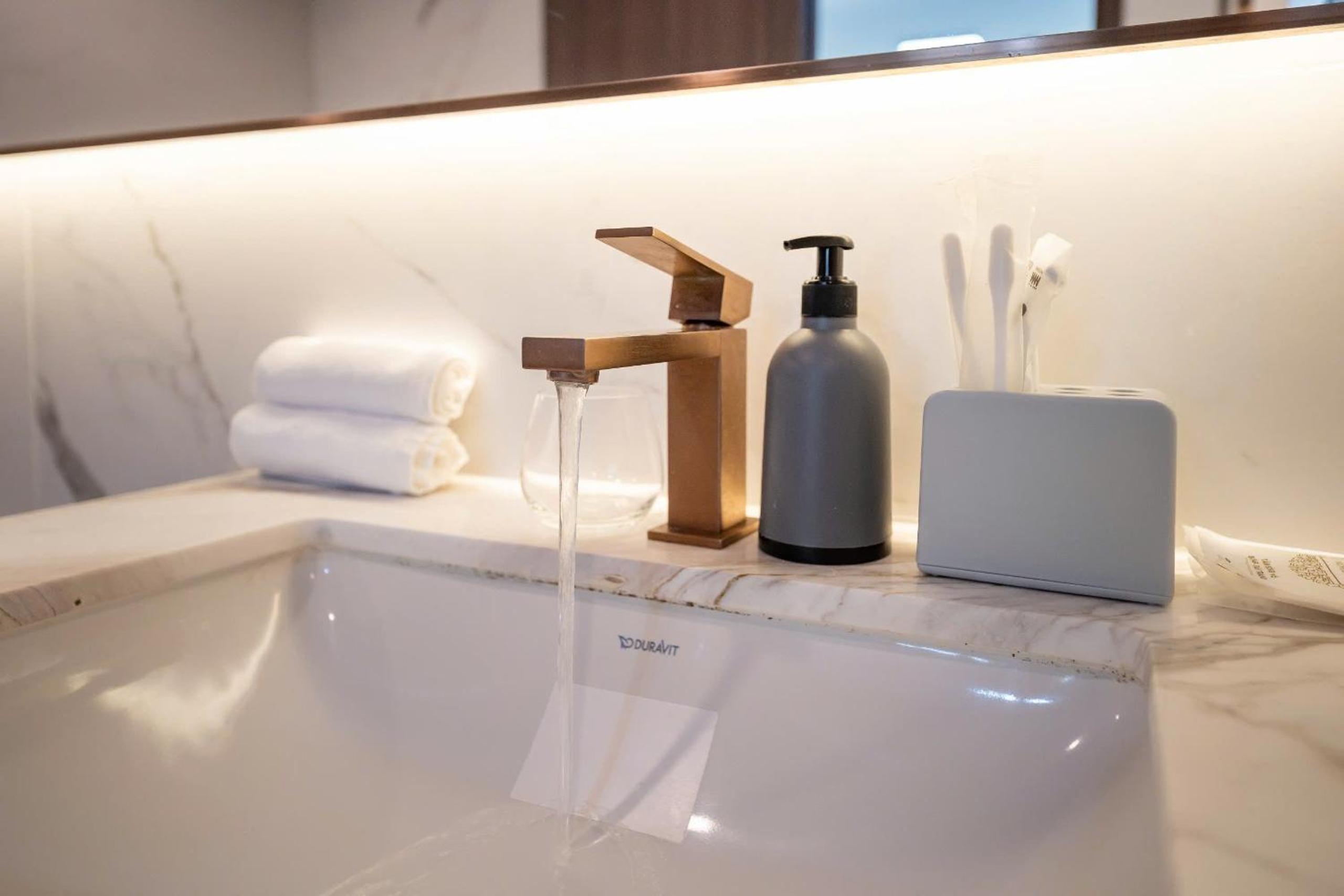 Midtown Premium Apartments