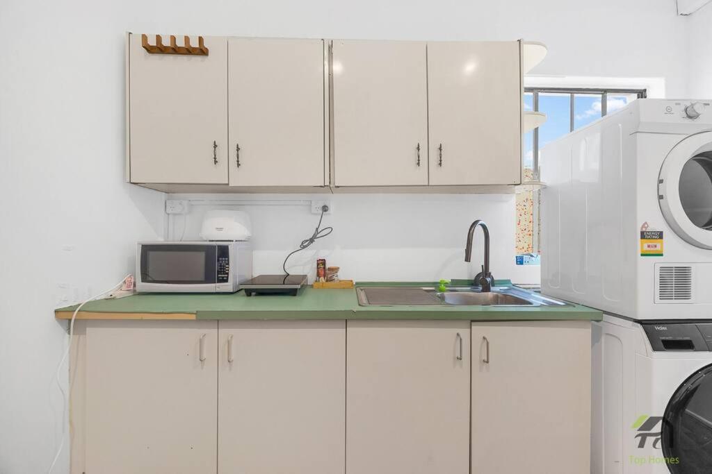 Convenient Sanctuary in Eastwood