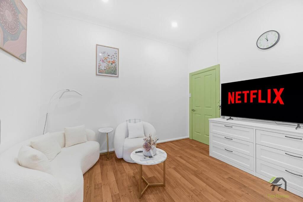 Convenient Sanctuary in Eastwood