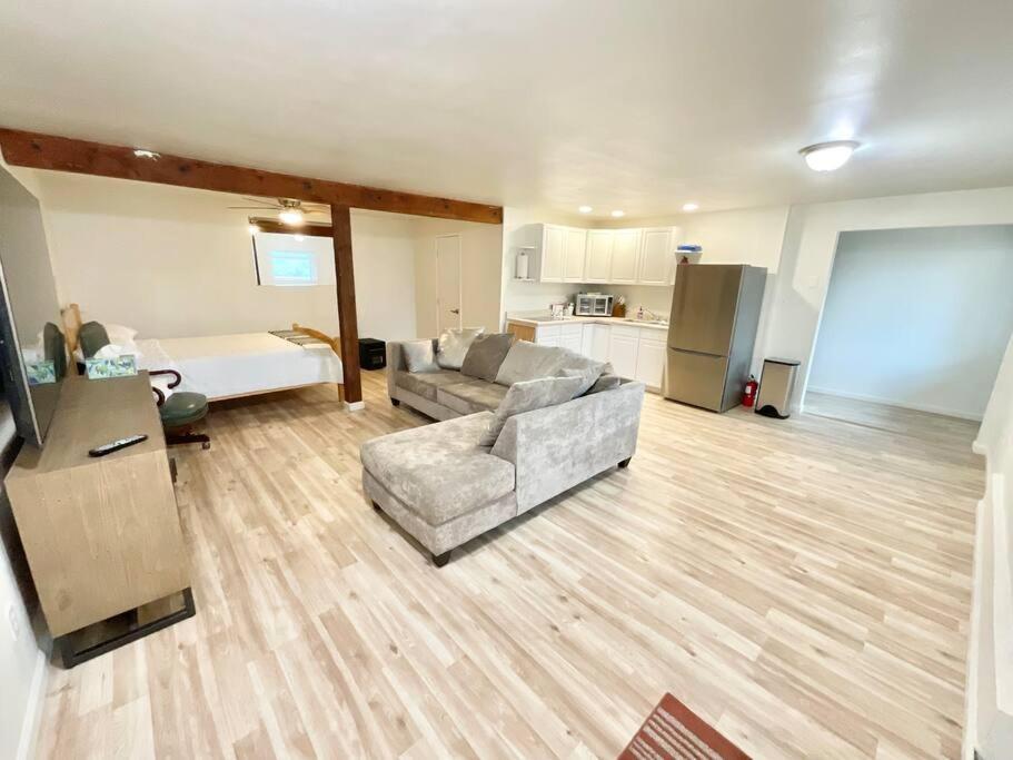 Spacious sequoia Park retreat, best panoramic views