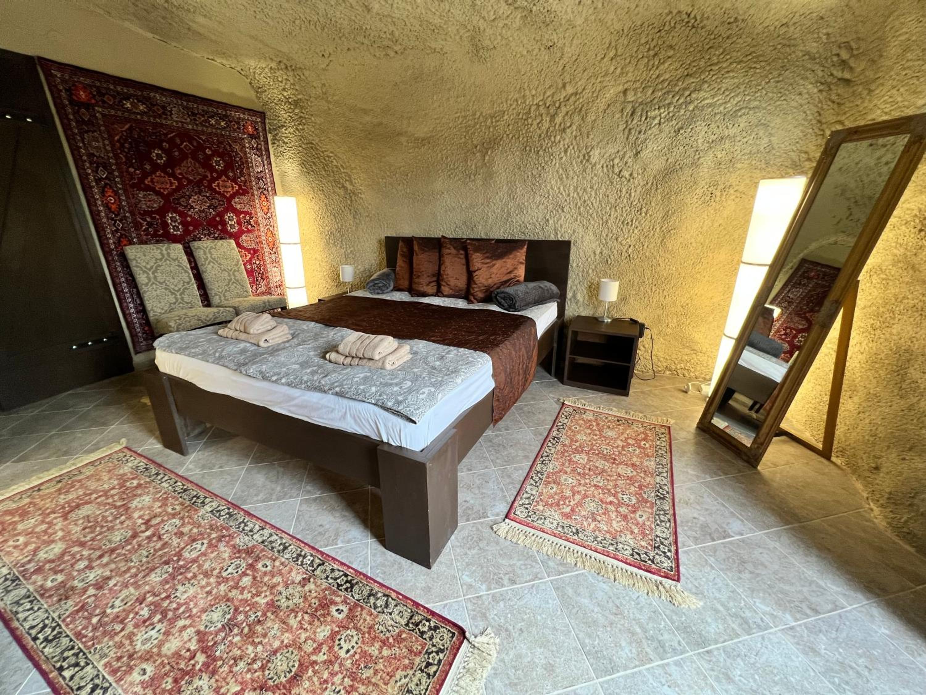 Sirocave Barlang szobák view 2