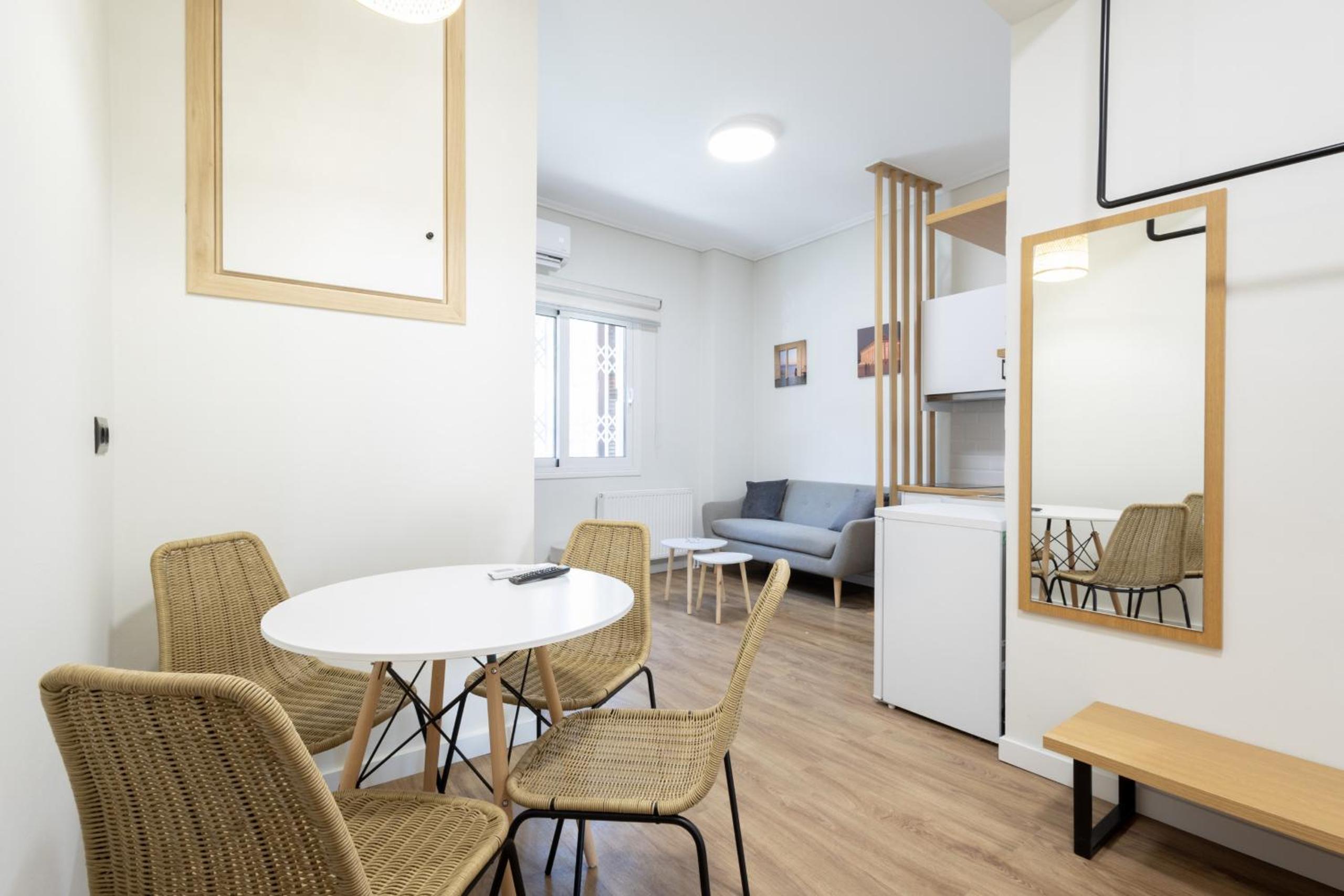 Modern Acropolis 2 Bedroom Apartment Steps from History