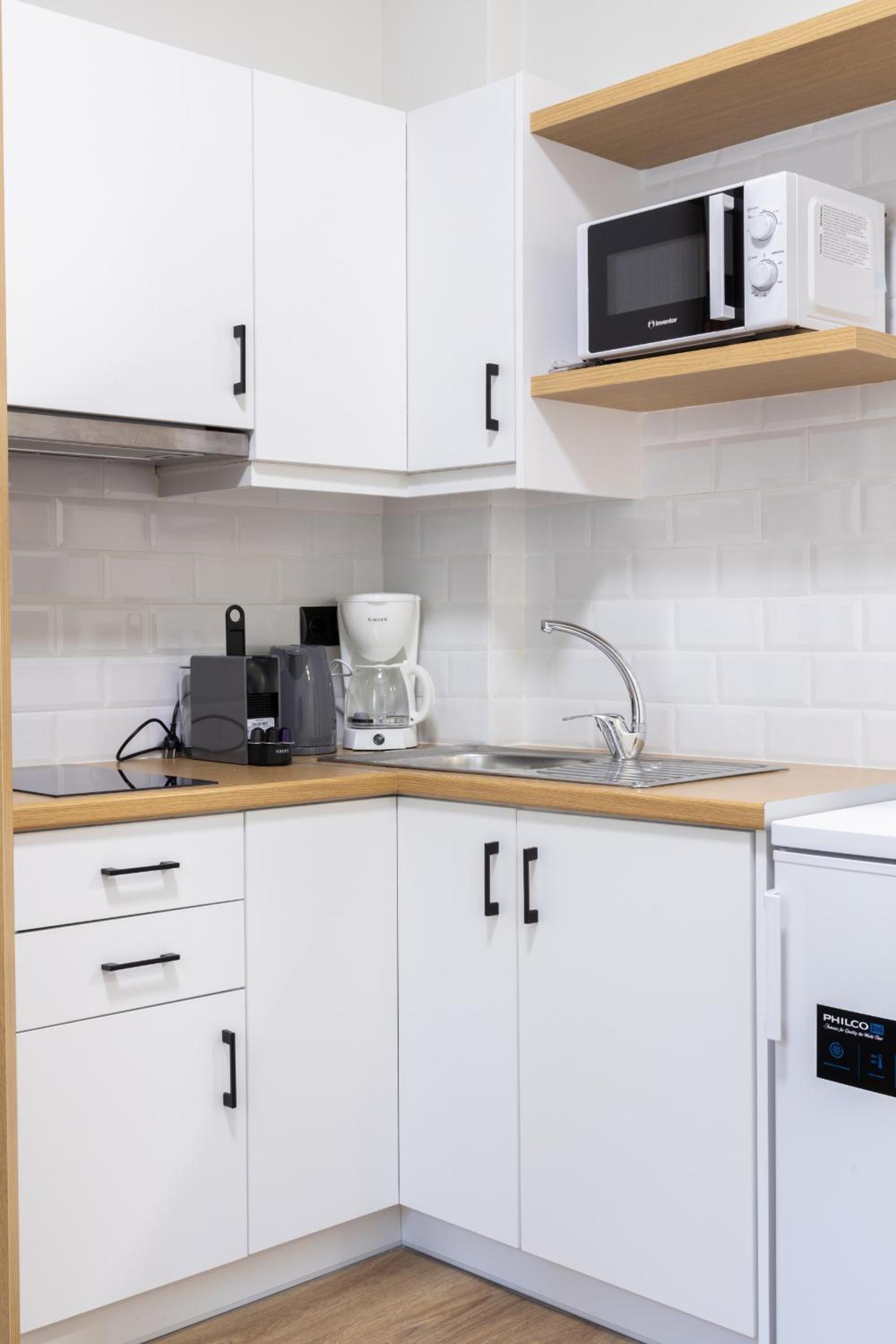 Modern Acropolis 2 Bedroom Apartment Steps from History