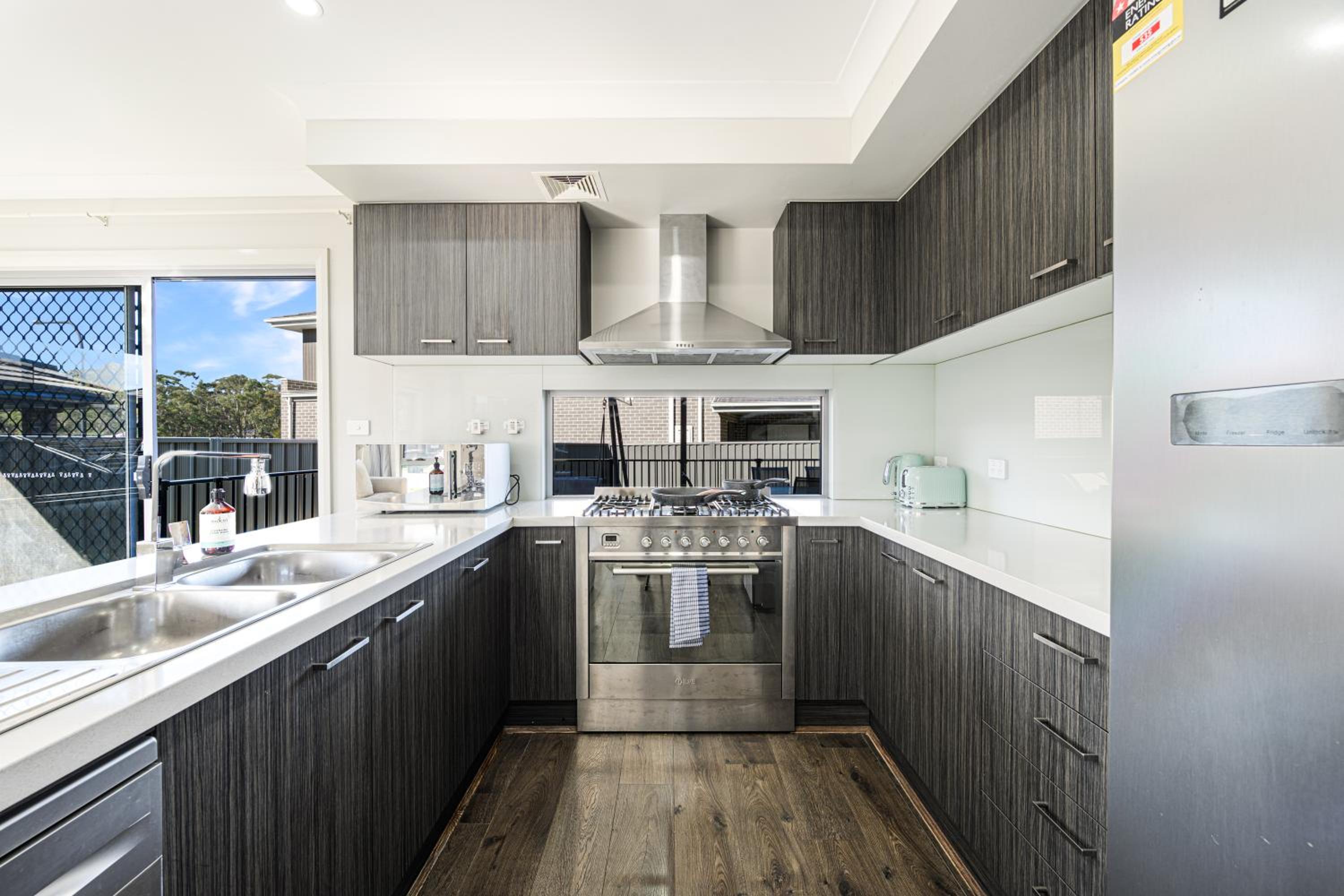 6Br near Schofield Rousehill Centre