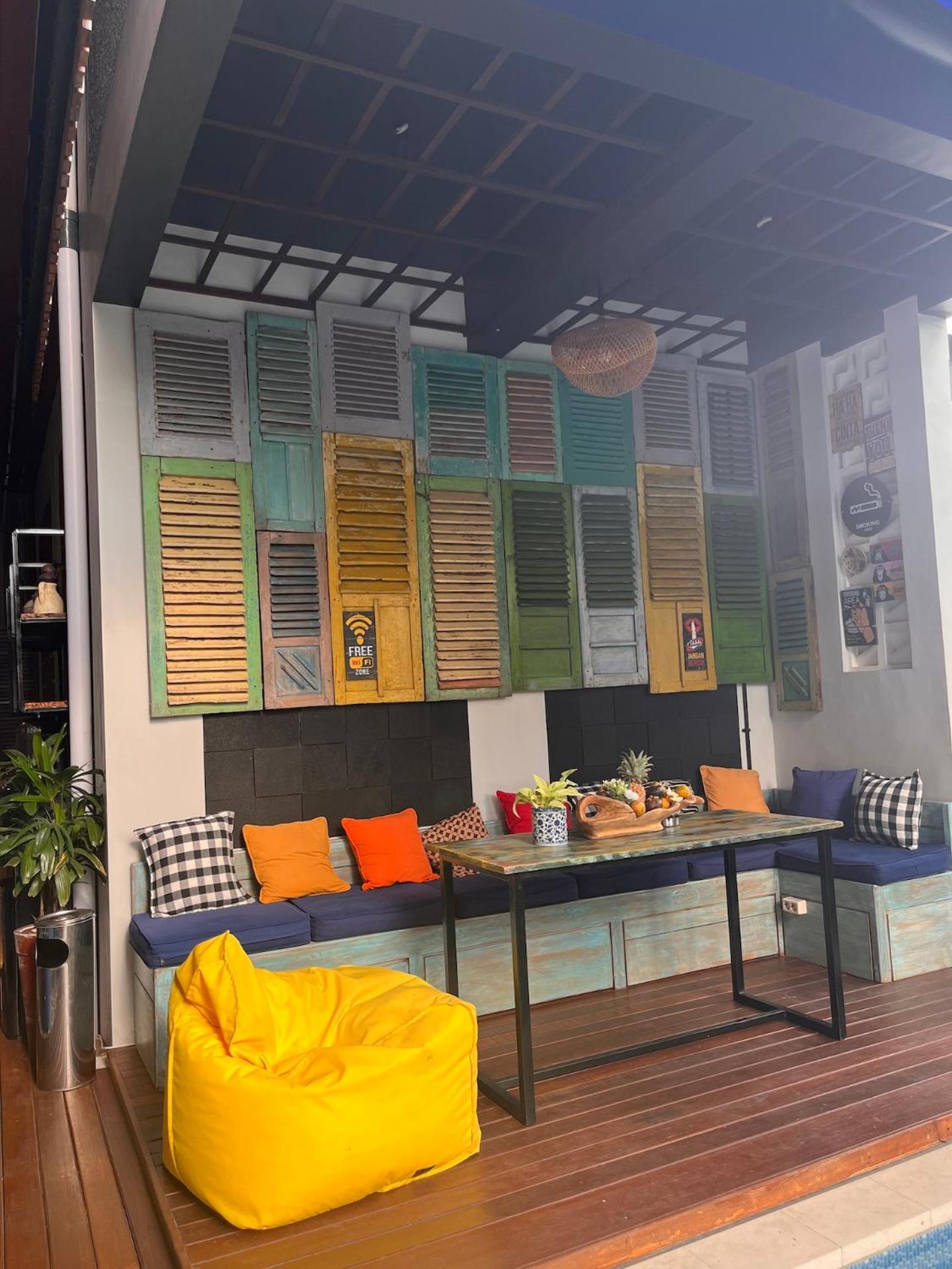 lounge