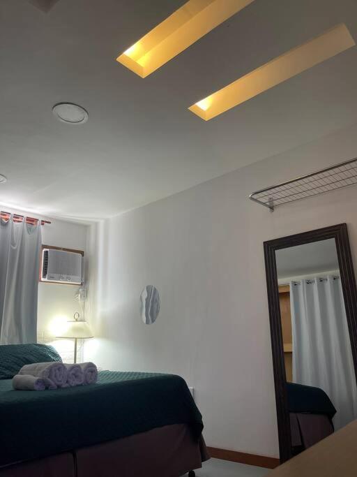 Cozy APT, Wi-Fi, AR, full kitchen, great location