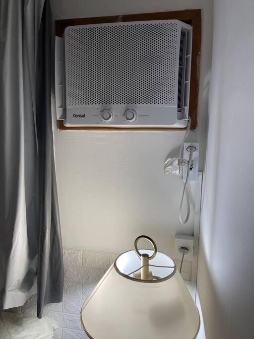 Cozy APT, Wi-Fi, AR, full kitchen, great location