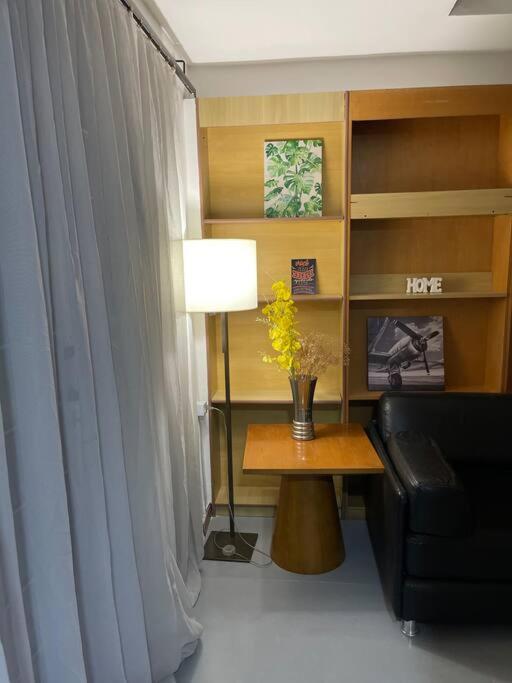 Cozy APT, Wi-Fi, AR, full kitchen, great location
