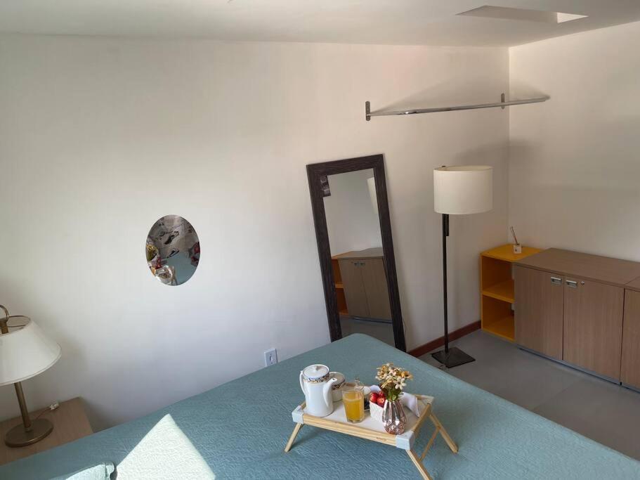 Cozy APT, Wi-Fi, AR, full kitchen, great location