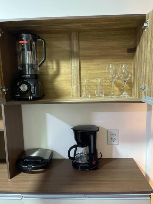 Cozy APT, Wi-Fi, AR, full kitchen, great location