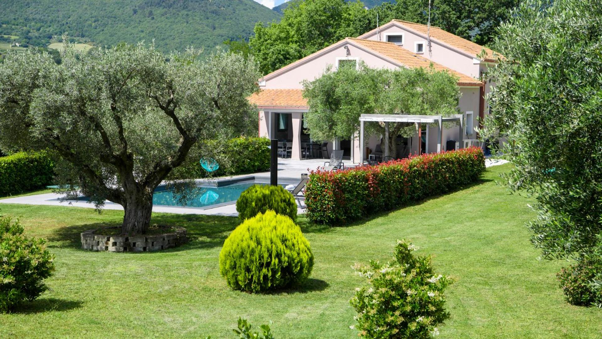 VILLA DELLE GINESTRE 9&2, Emma Villas