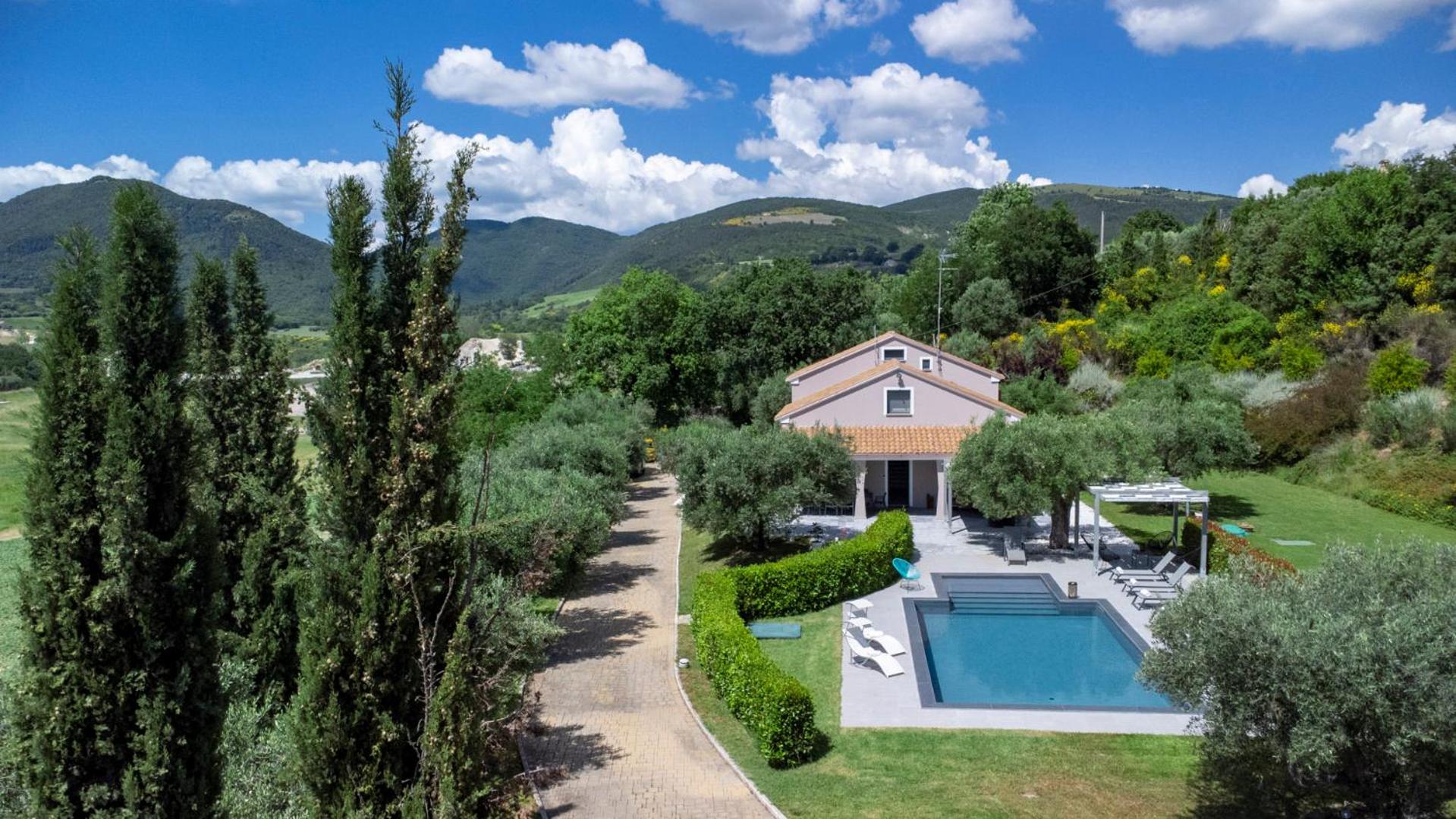 VILLA DELLE GINESTRE 9&2, Emma Villas