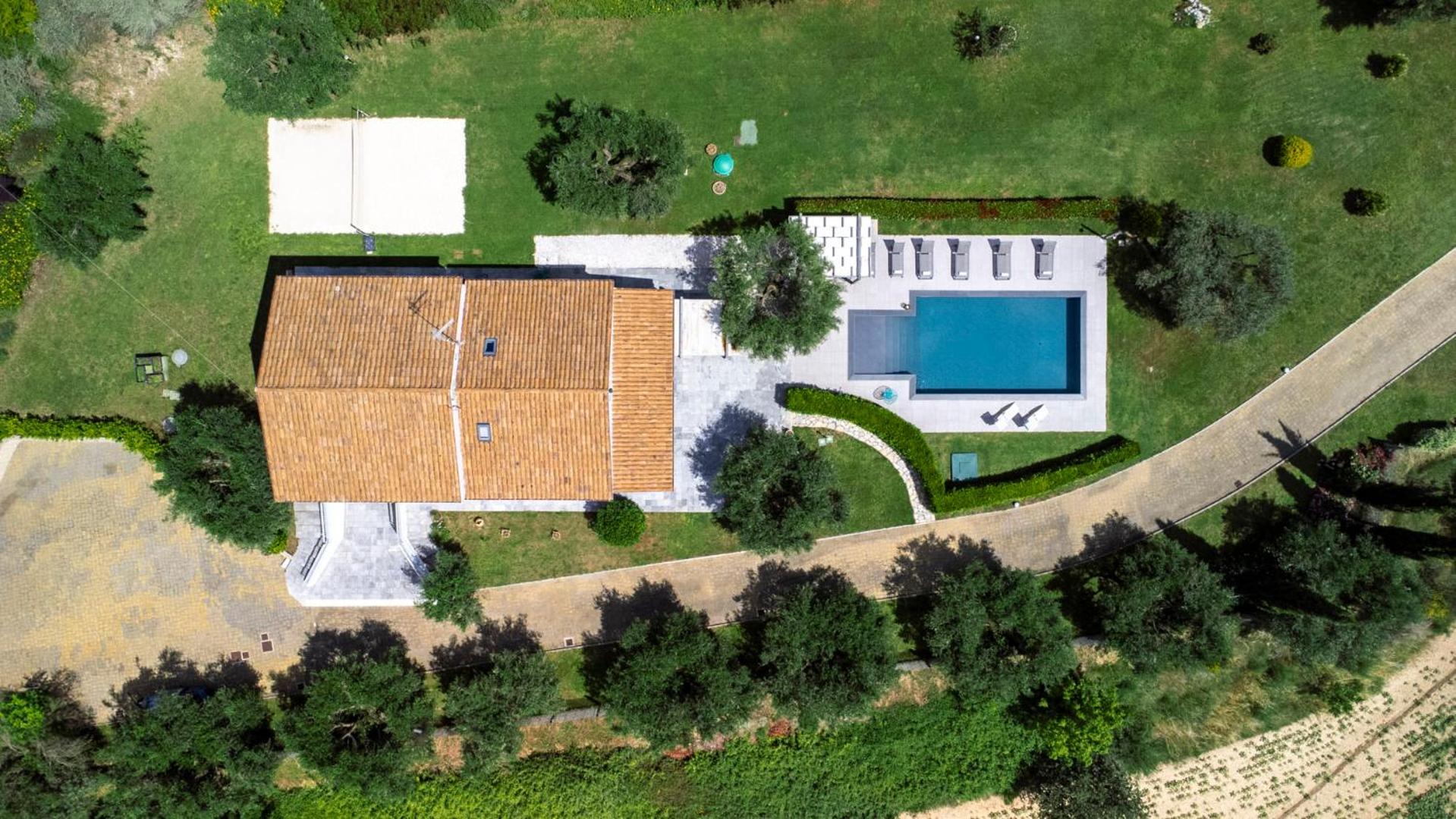 VILLA DELLE GINESTRE 9&2, Emma Villas
