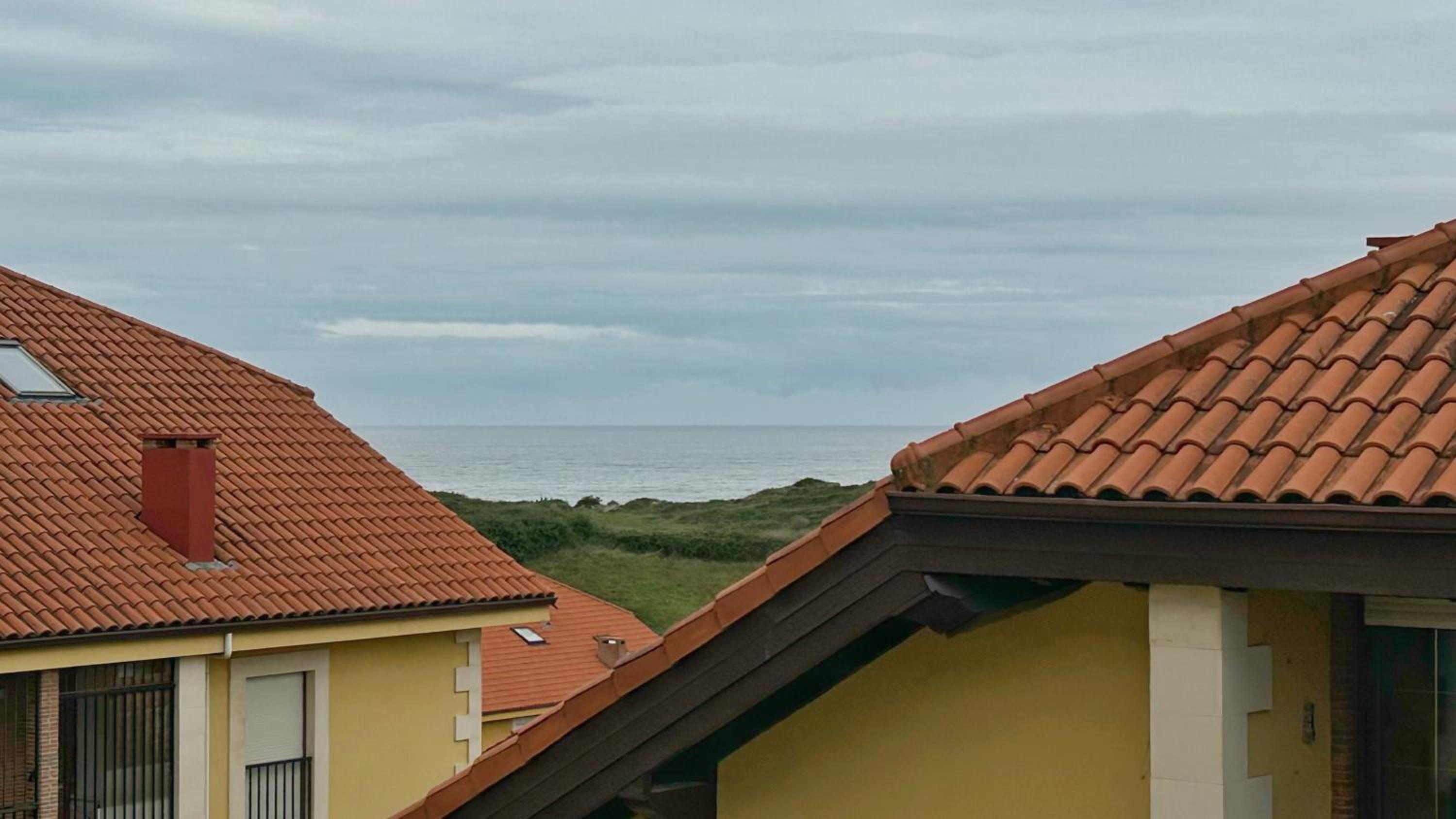 Comillas - Urbanización Lagos Azules - Netflix, Prime, Wifi & Free Indoor Parking view 3